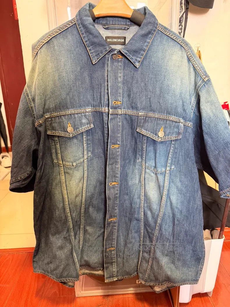 Balenciaga Balenciaga Oversized Washed Denim Shirt Short Sleeve Size US M / EU 48-50 / 2 - 1 Thumbnail