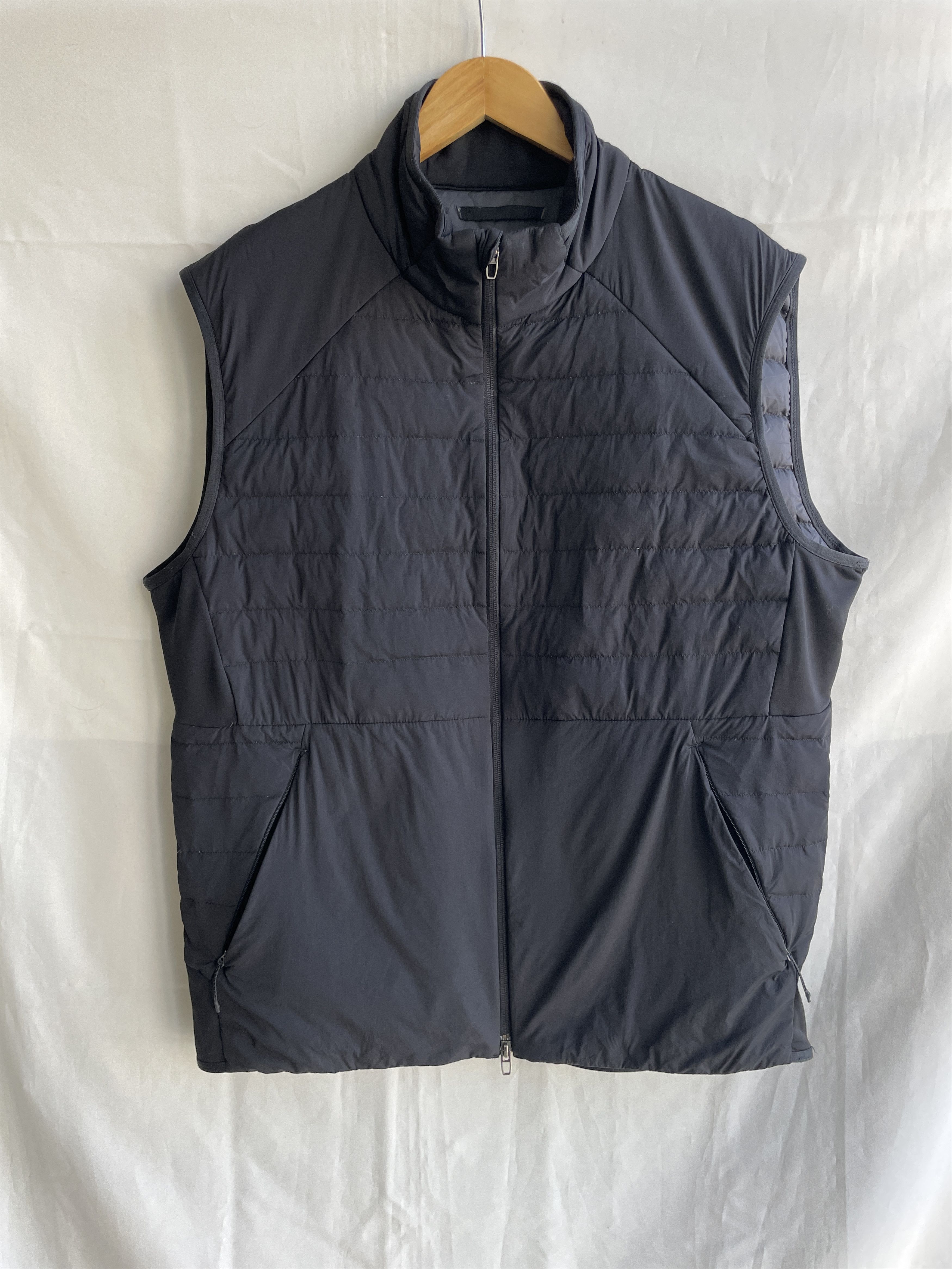 Lululemon Lululemon Down For It All Mens Black Vest Size XL Size US XL / EU 56 / 4 - 1 Thumbnail