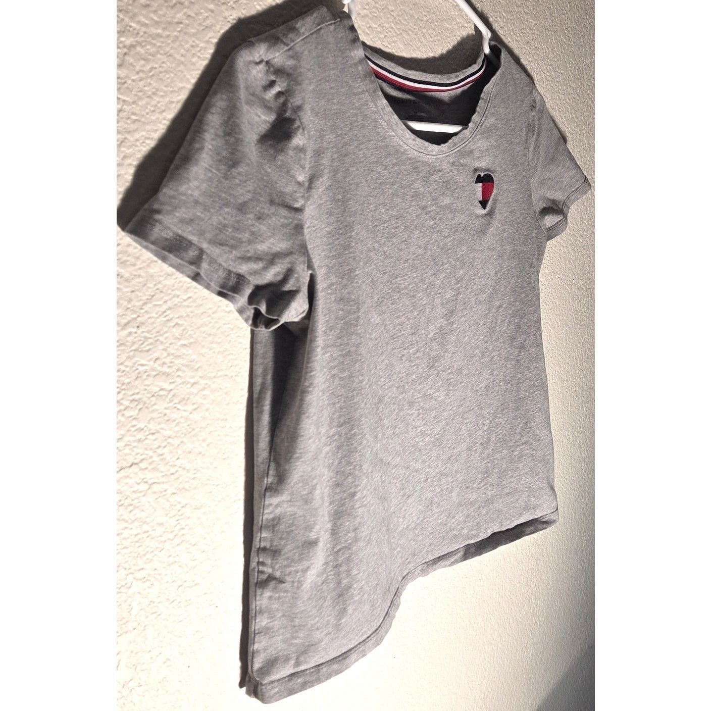 Tommy Hilfiger Tommy Hilfiger Women's Small Grey Heart Logo T-Shirt Size S / US 4 / IT 40 - 3 Thumbnail