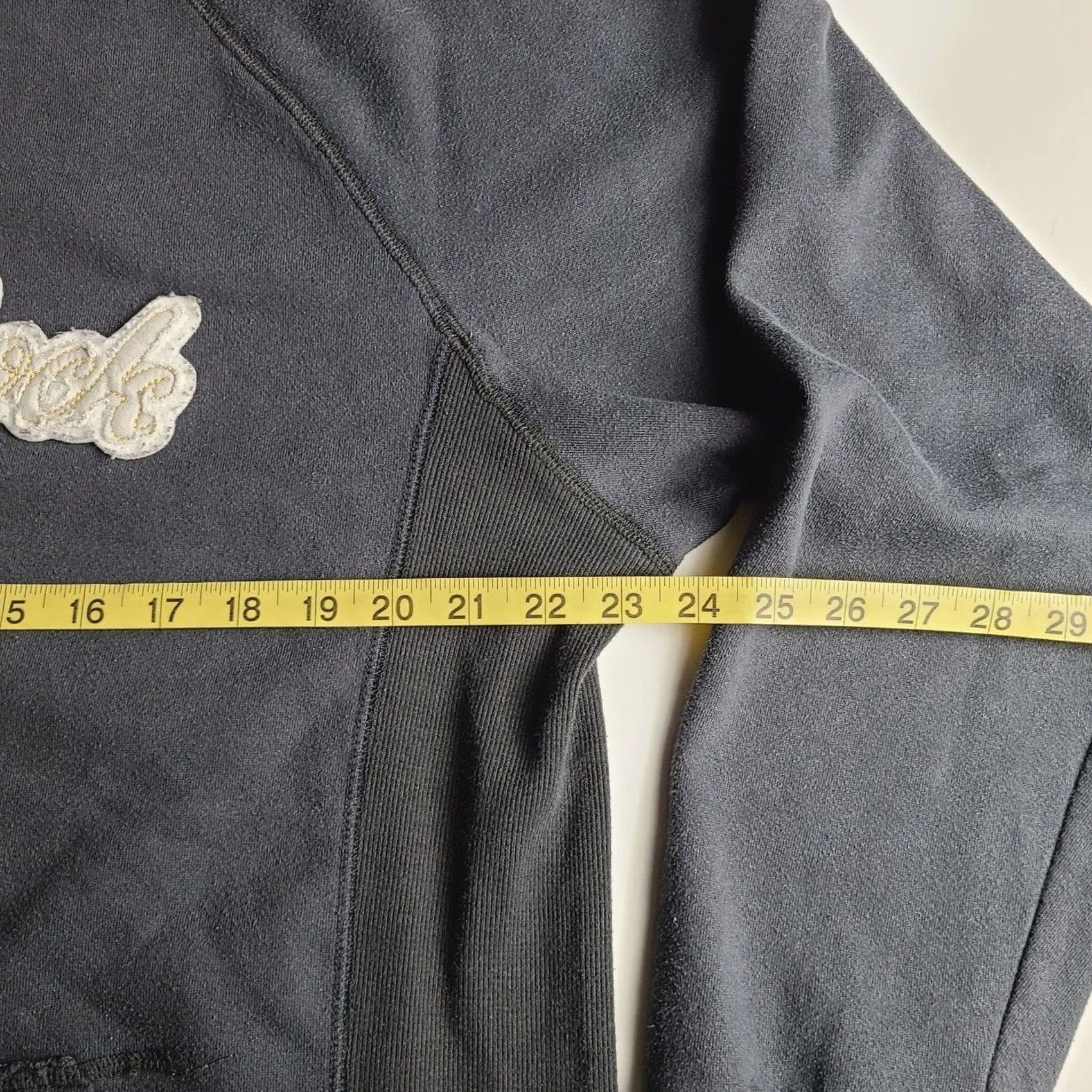 Hard Rock Cafe VINTAGE Hard Rock Cafe Sweatshirt Crewneck Stitched Graphic Front Pocket Black Large Men L USA Stitch Crewneck Sweatshirt Mens Size US L / EU 52-54 / 3 - 7 Thumbnail