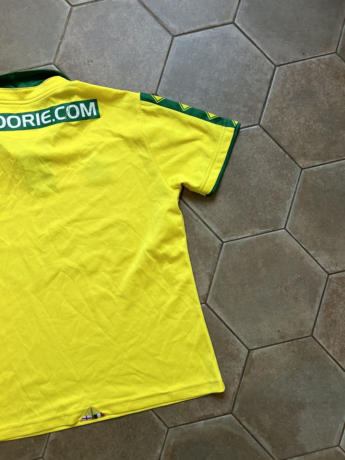 Vintage VINTAGE NORWICH CITY ENGLAND SOCCER JERSEY Size US S / EU 44-46 / 1 - 7 Thumbnail