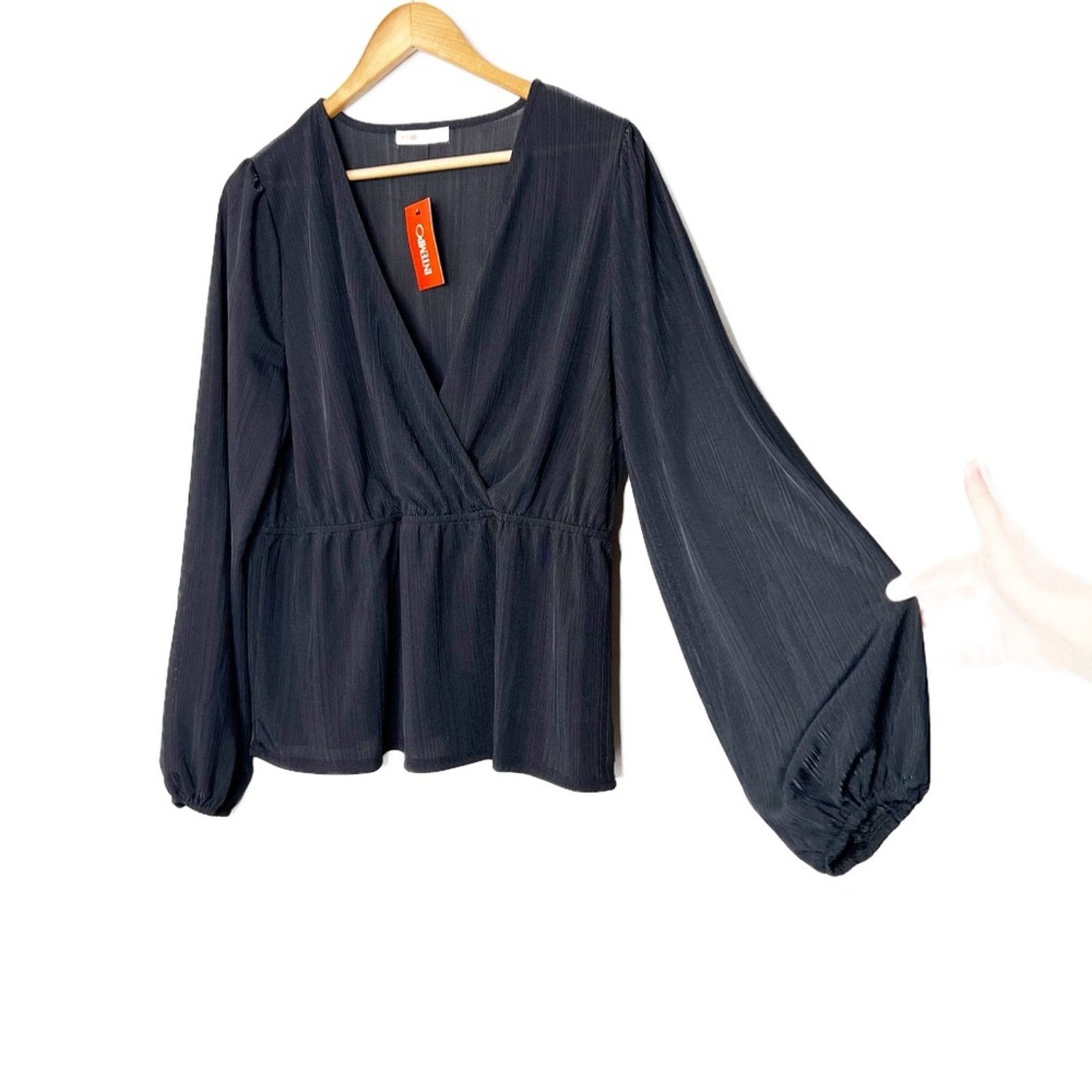 Kohl's New with tag Intempo Women’s Satin Wrap Style Blouse Size XL / US 12-14 / IT 48-50 - 5 Thumbnail