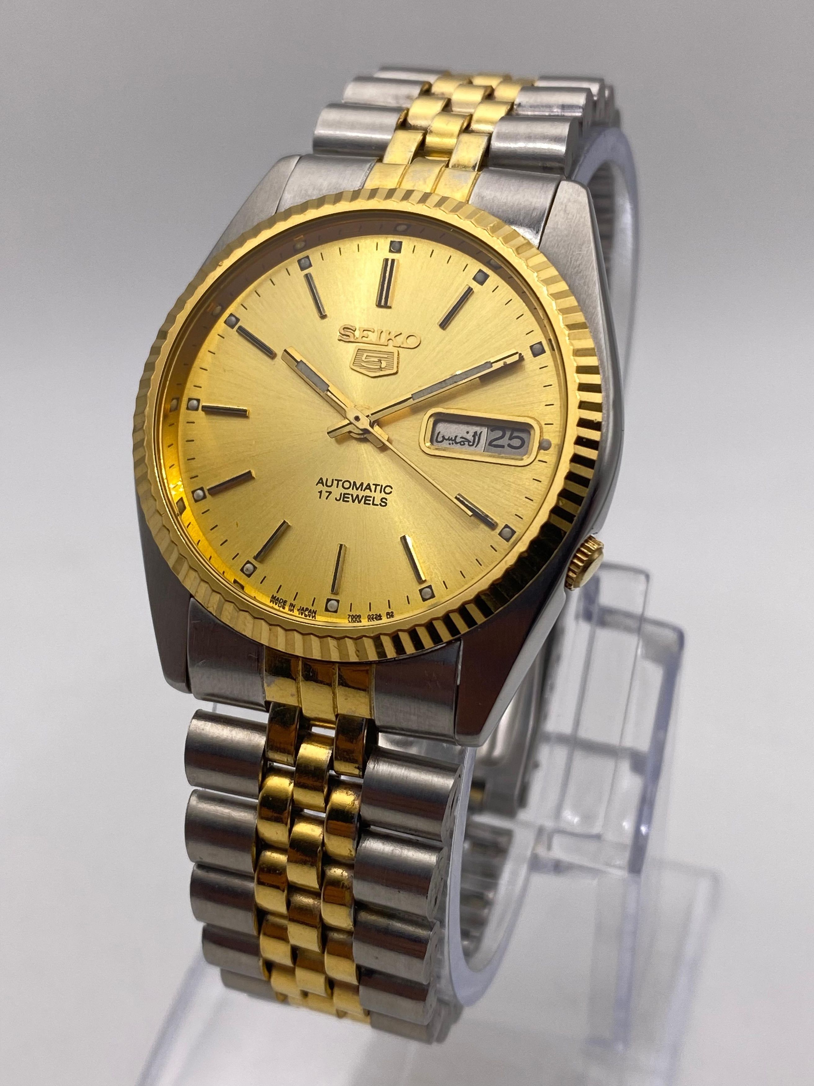 green emerald velvet dress Seiko Men's SNXJ90 37mm Dress Watch, Gold Silver, Automatic, Crystal :  Amazon.com.au: Clothing, Shoes & Accessories