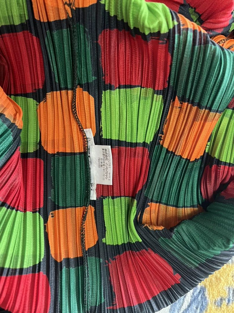 Issey Miyake Issey Miyake size:5 Red, green and black color-blocked ple Size L / US 10 / IT 46 - 6 Thumbnail