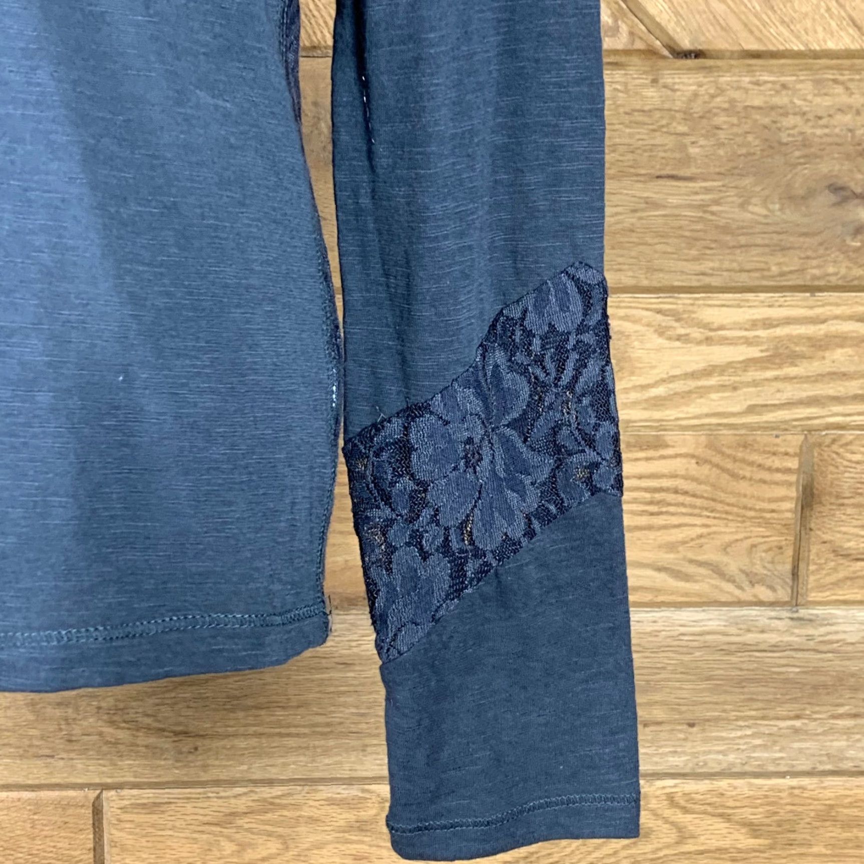 Aeropostale Aeropostale Womens Top Pullover Shirt Long Sleeve Lace Dark Gray L Tunic Blouse XL Color Dark Gray Mens Size L / US 10 / IT 46 - 2 Thumbnail