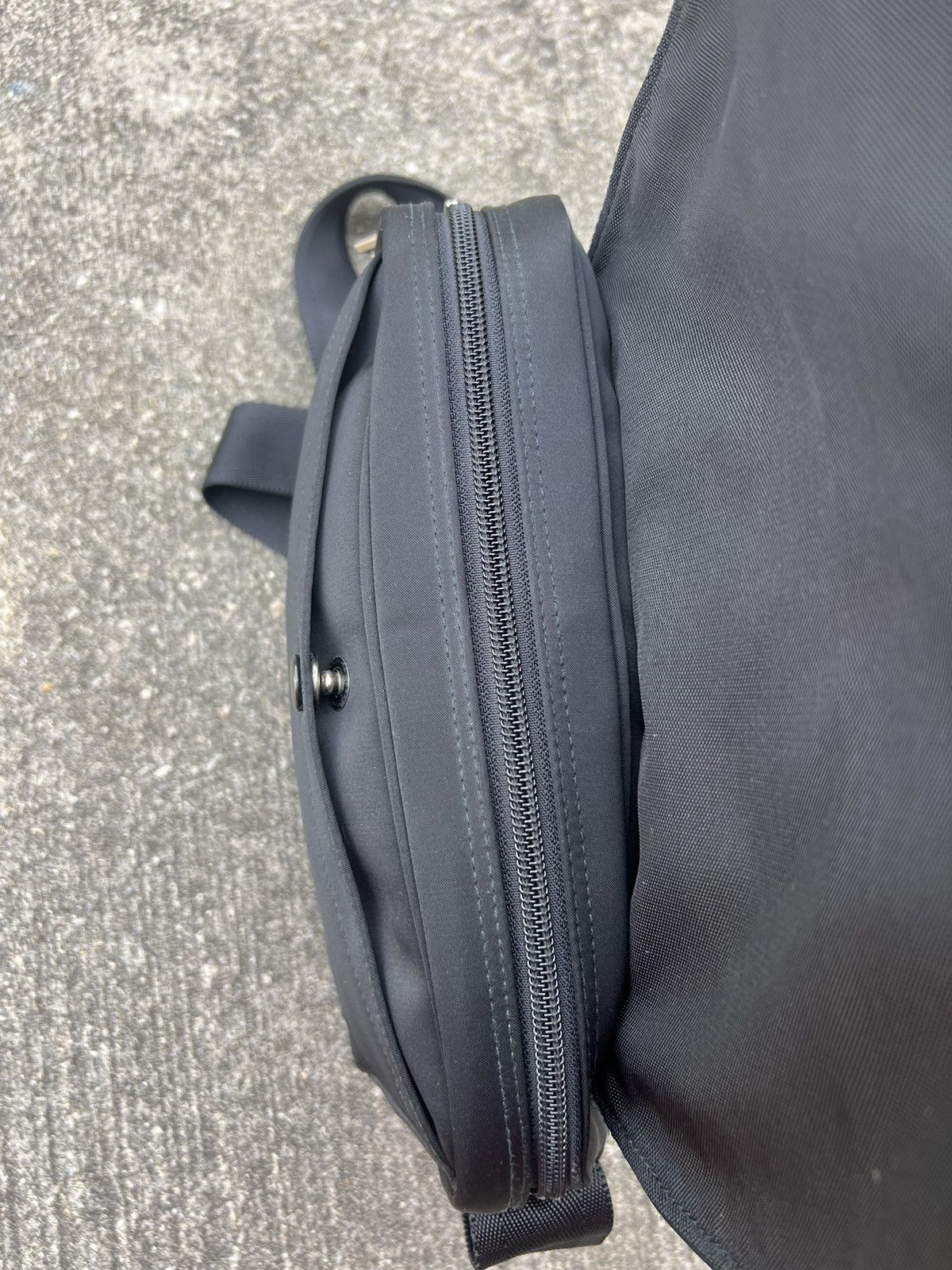 Yohji Yamamoto Vintage Yohji Yamamoto Y’saccs Pour Homme Sling Bag Black Size ONE SIZE - 10 Thumbnail