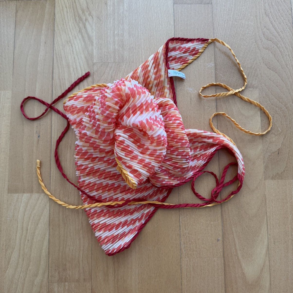 Issey Miyake × Pleats Please Issey Miyake Pleats Please Bandana Scarf Size ONE SIZE - 1 Thumbnail