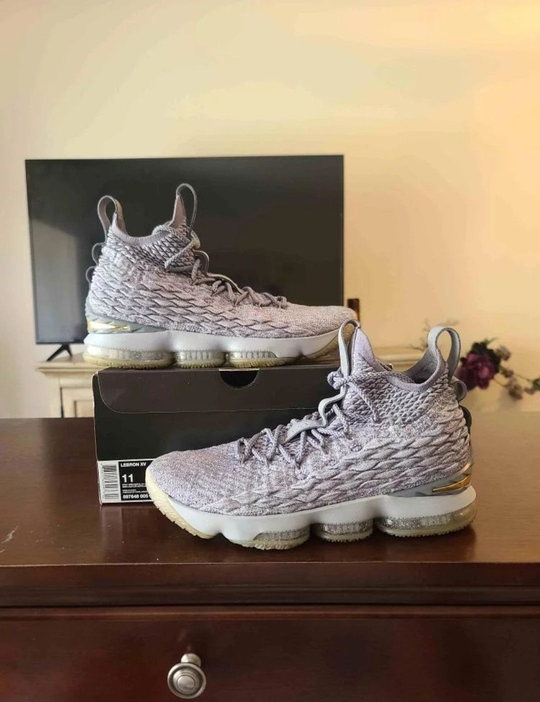 Nike NIKE LeBron 15 City Edition Size US 11 / EU 44 - 2 Thumbnail