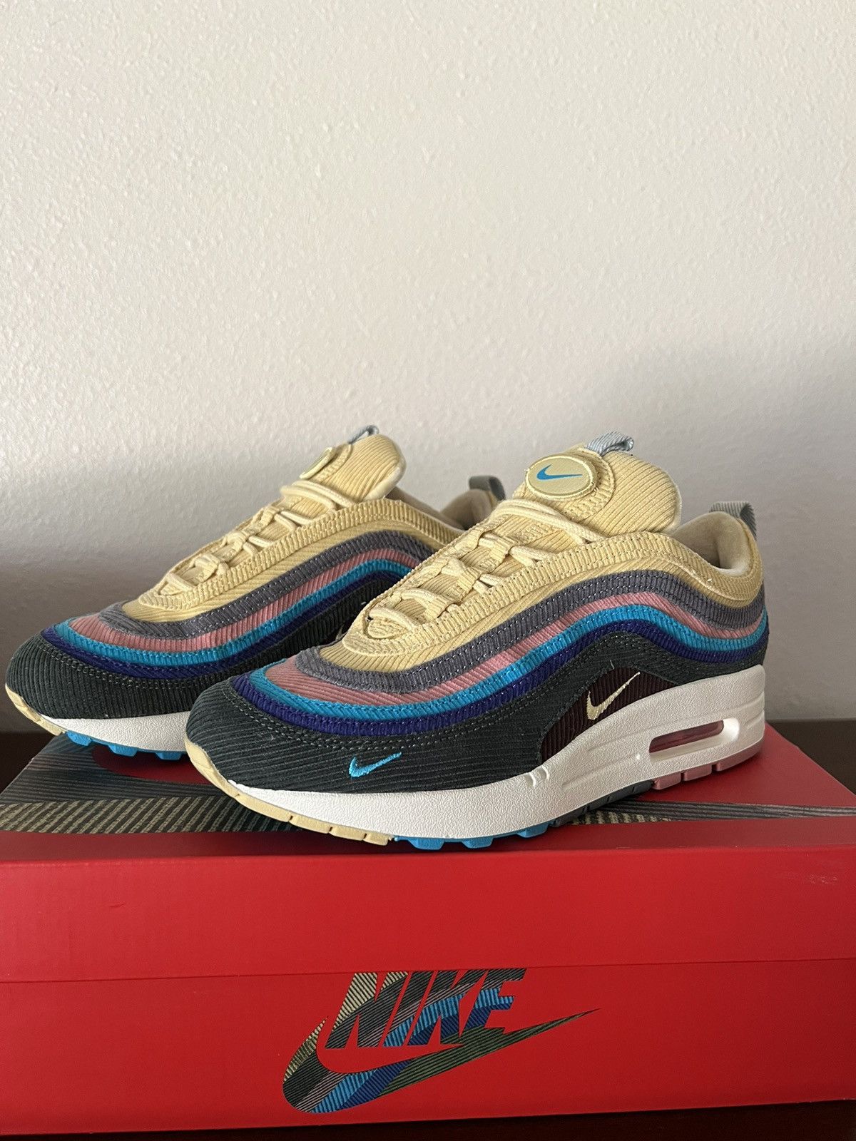 Nike AIR MAX 1/97 SW Size US 5 / EU 37 - 1 Thumbnail