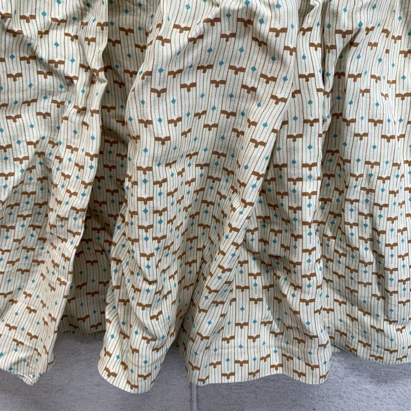 Vintage VINTAGE Munsingwear Women’s Mini Skirt Size 4 All Over Geometric Pattern Silk Wool Knit Casual Bohemian Beach Travel Size 27" / US 4 / IT 40 - 5 Thumbnail