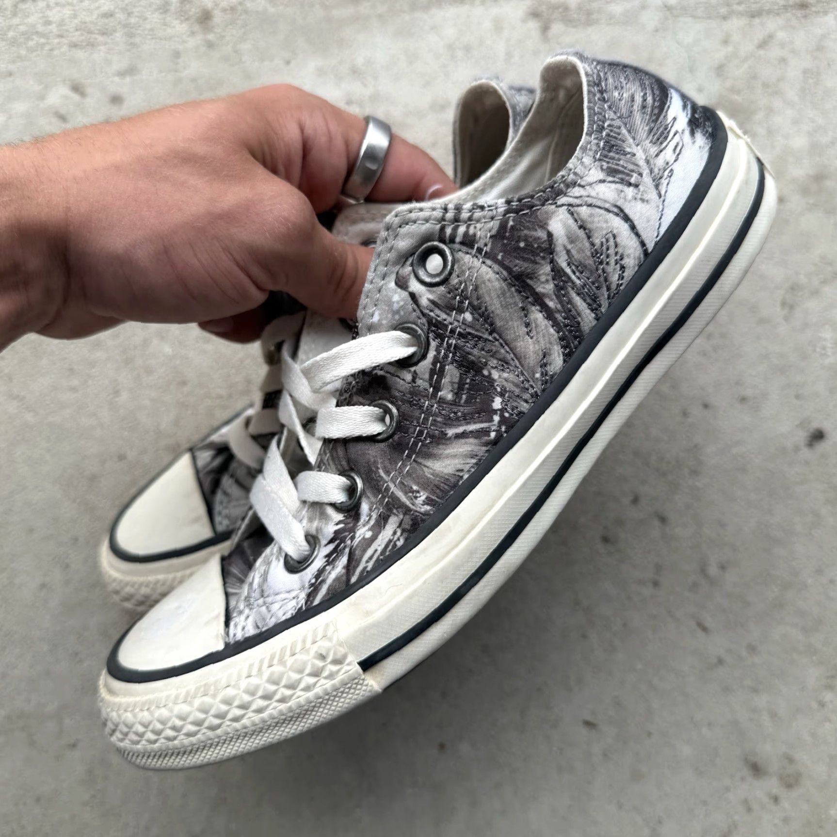Converse Converse Chuck Taylor All Star Low Satin Floral White Womens Size 5.5 Shoes Sneaker Stars Size US 4 / IT 34 - 6 Thumbnail