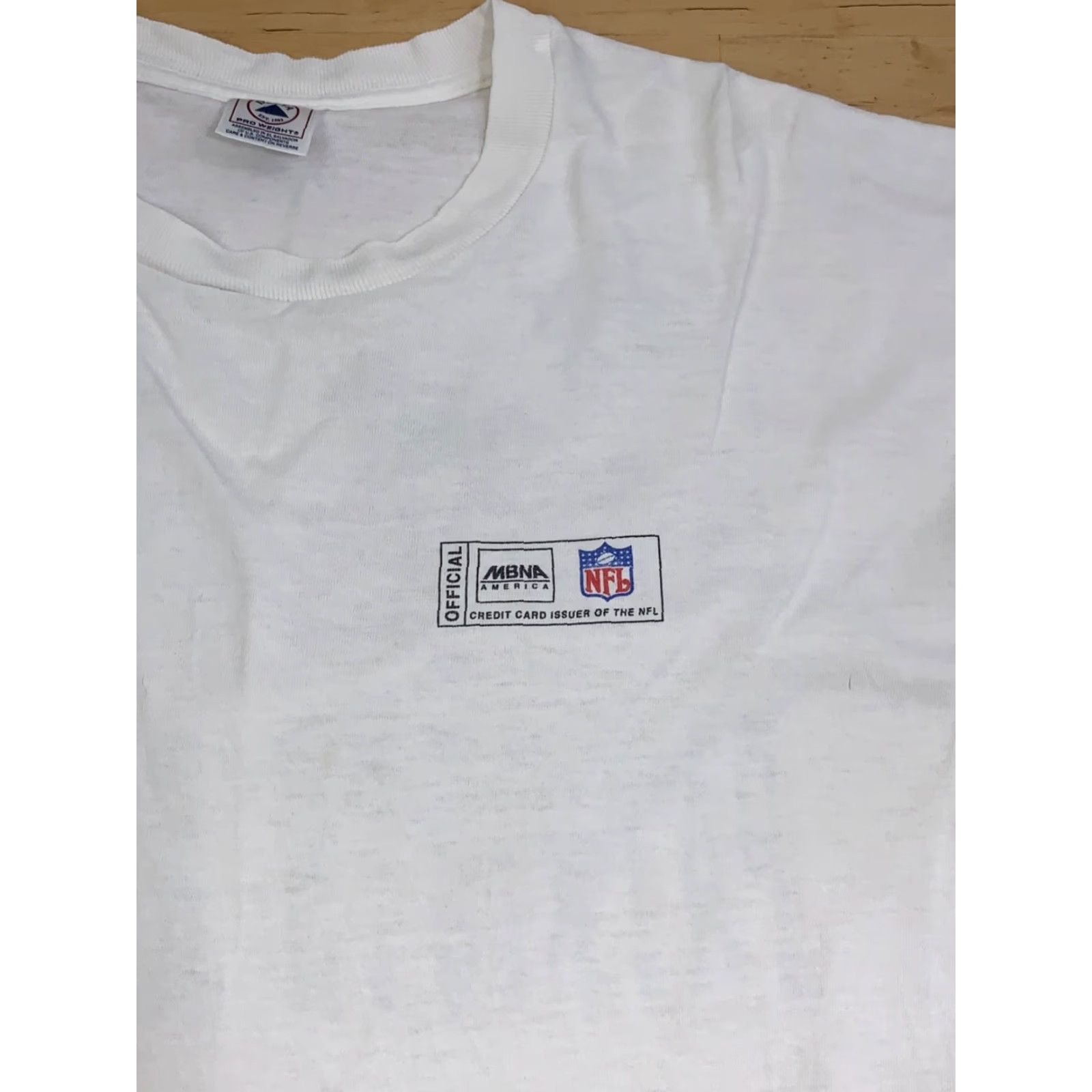Delta VINTAGE Delta New England Patriots vs Oakland Raiders Shirt Men XL White 2000s Sportswear Graphic Tee Size US XL / EU 56 / 4 - 4 Thumbnail