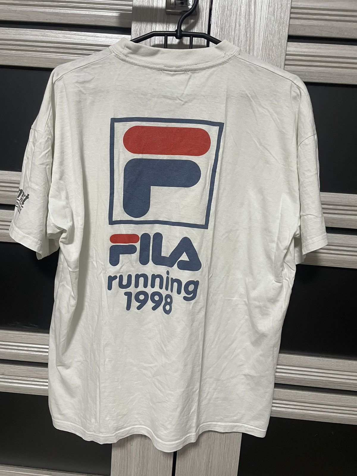 Vintage Vintage Fila 1998 Running Marathon Logo Sport Tee Y2K XL Size US XL / EU 56 / 4 - 1 Thumbnail