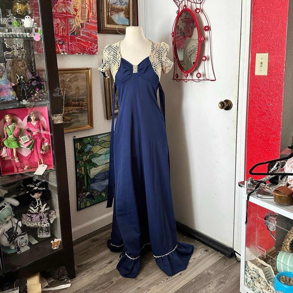 Other infinity navy blue cream lace vintage formal dress Size S / US 4 / IT 40 - 1 Thumbnail