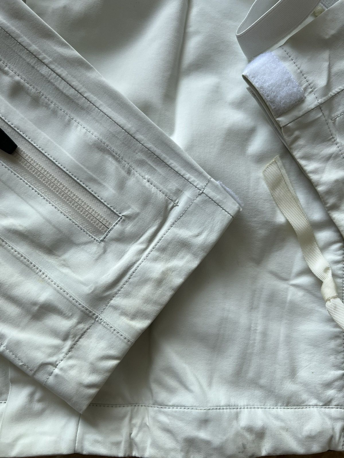 Acronym × Errolson Hugh Acronym J47TS-GT-WHT Size US M / EU 48-50 / 2 - 8 Thumbnail