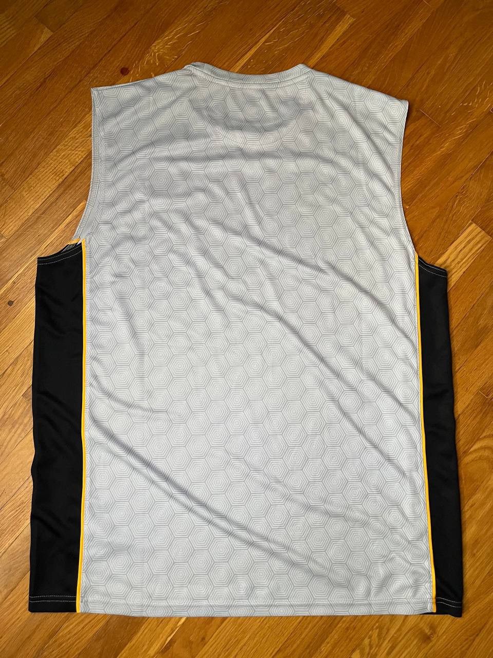 Castore Castore Wolverhampton Wanderers FC soccer tank top Size US XL / EU 56 / 4 - 2 Thumbnail