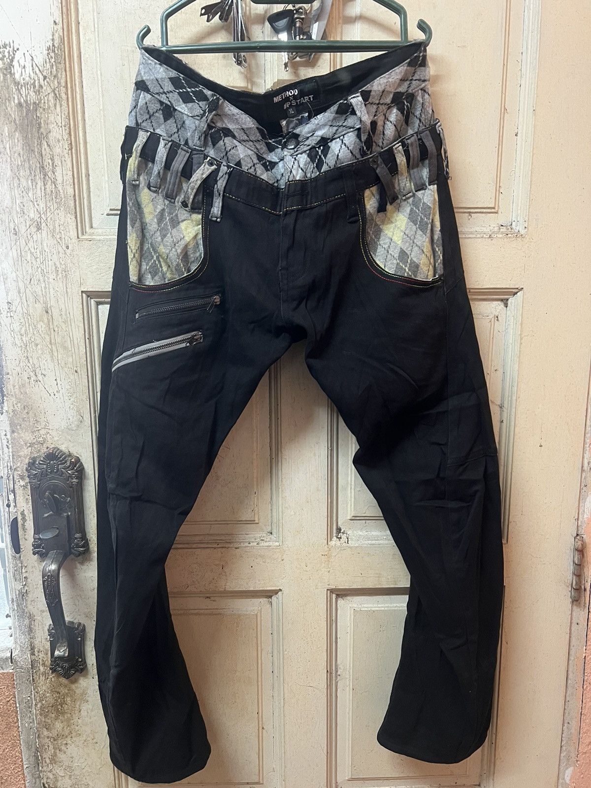 image of Avant Garde x Vintage Double Waistbreathmint X Method Distressed Cotton Pant in Black (Size 32)