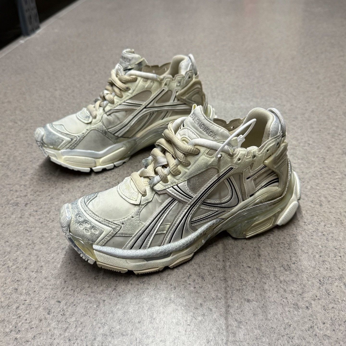 Balenciaga Balenciaga Running Beige Lowtop Sneakers us_6-5 Women Size US 6.5 / IT 36.5 - 1 Thumbnail