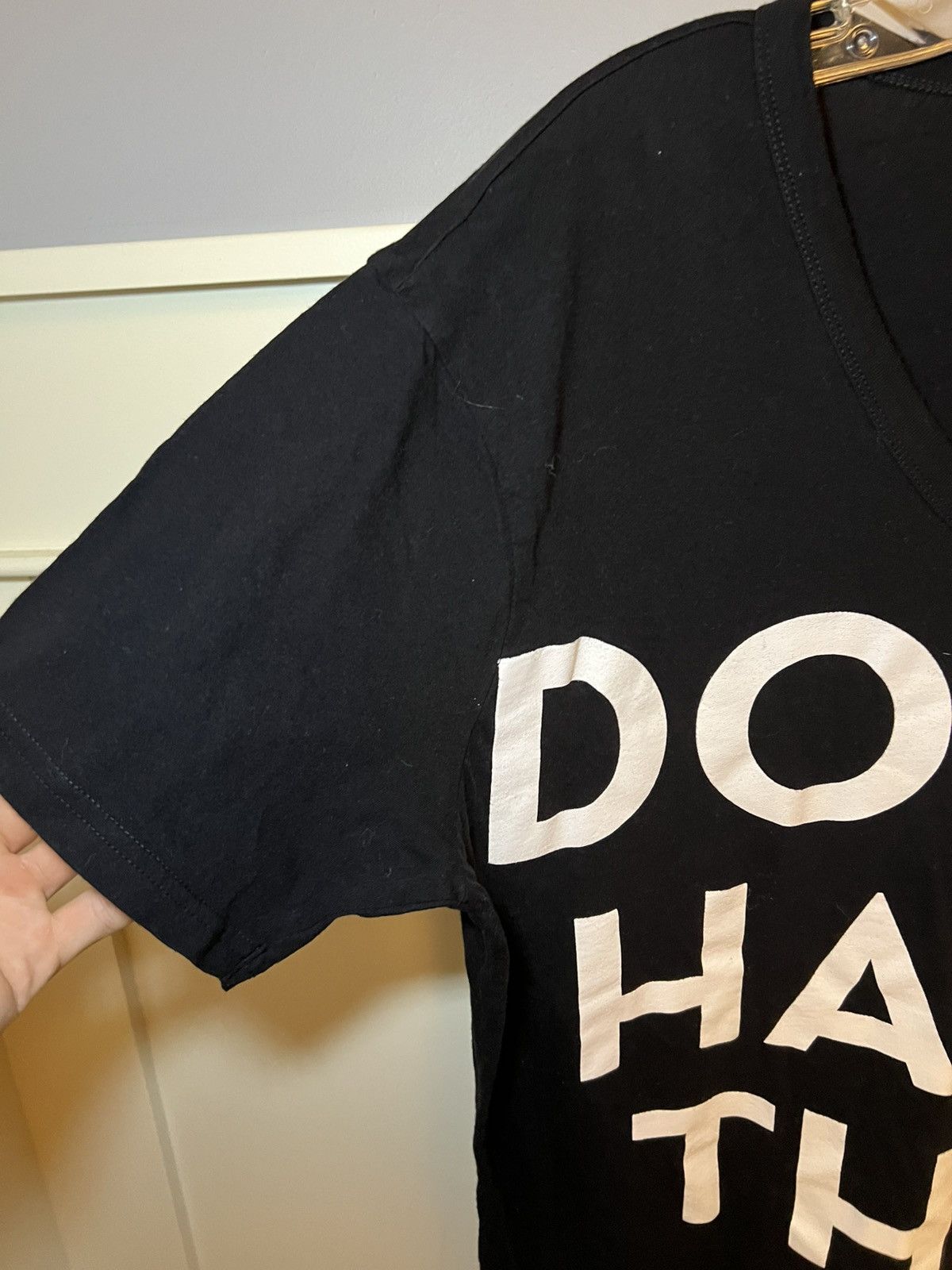 Guess Vintage Guess “Don’t Hate The Player Hate…” v-neck t-shirt Size US XL / EU 56 / 4 - 6 Thumbnail