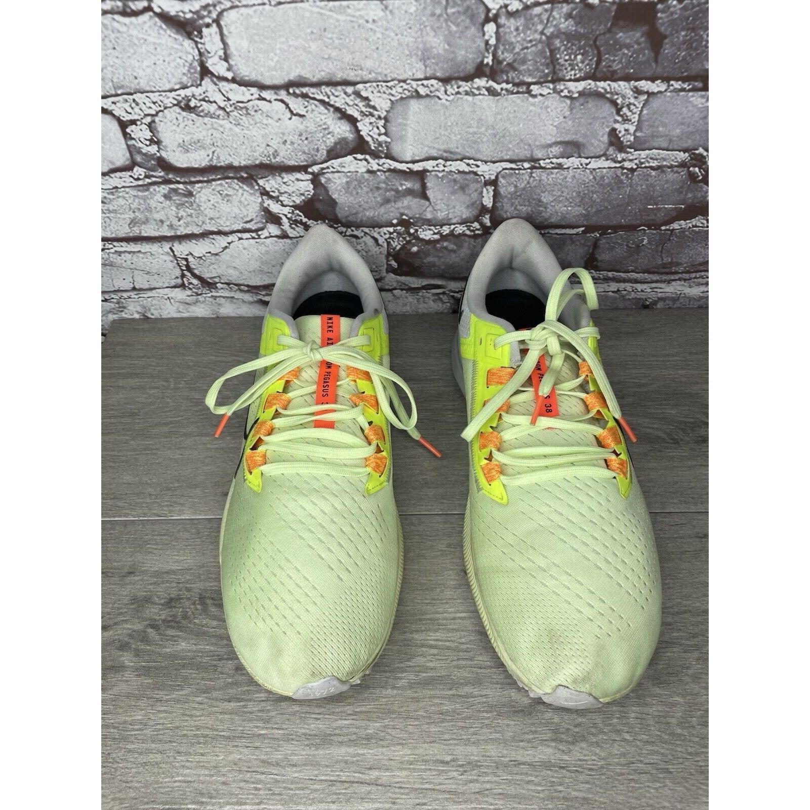 Nike Nike Air Zoom Pegasus 38 Barely Volt Running Shoes Men 11.5M Size US 11.5 / EU 44-45 - 13 Thumbnail