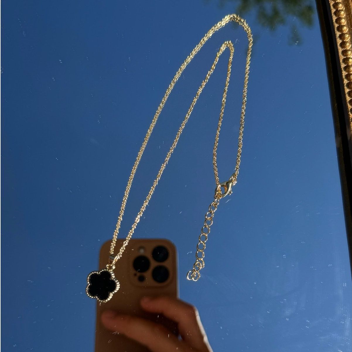 Vintage Black Clover Pendant Necklace Gold Chain 4 Leaf Clover Y2K Size ONE SIZE - 4 Thumbnail