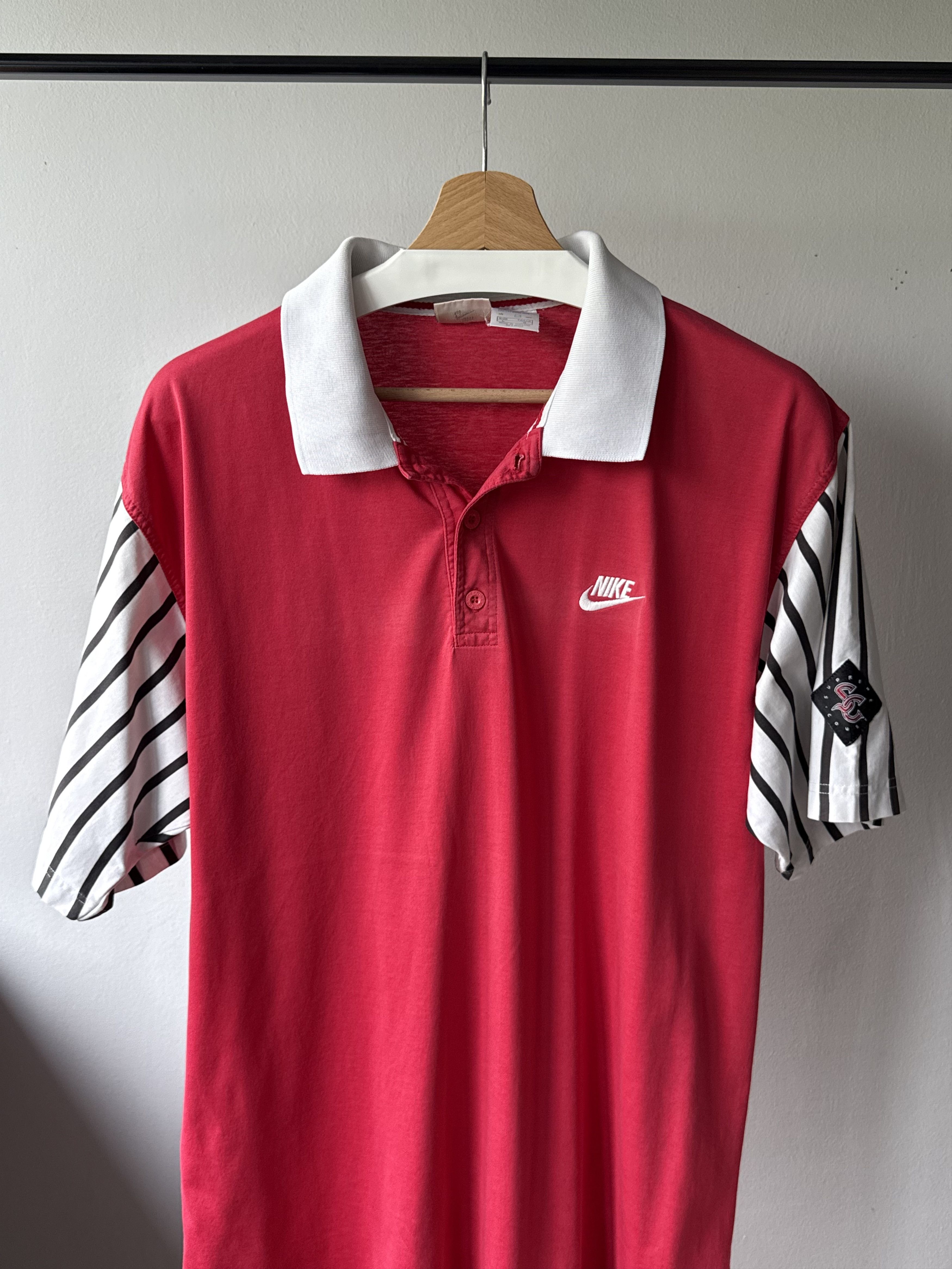 Nike Vintage Nike Supreme Court Striped Sleeves Red Polo Shirt Size US L / EU 52-54 / 3 - 3 Thumbnail