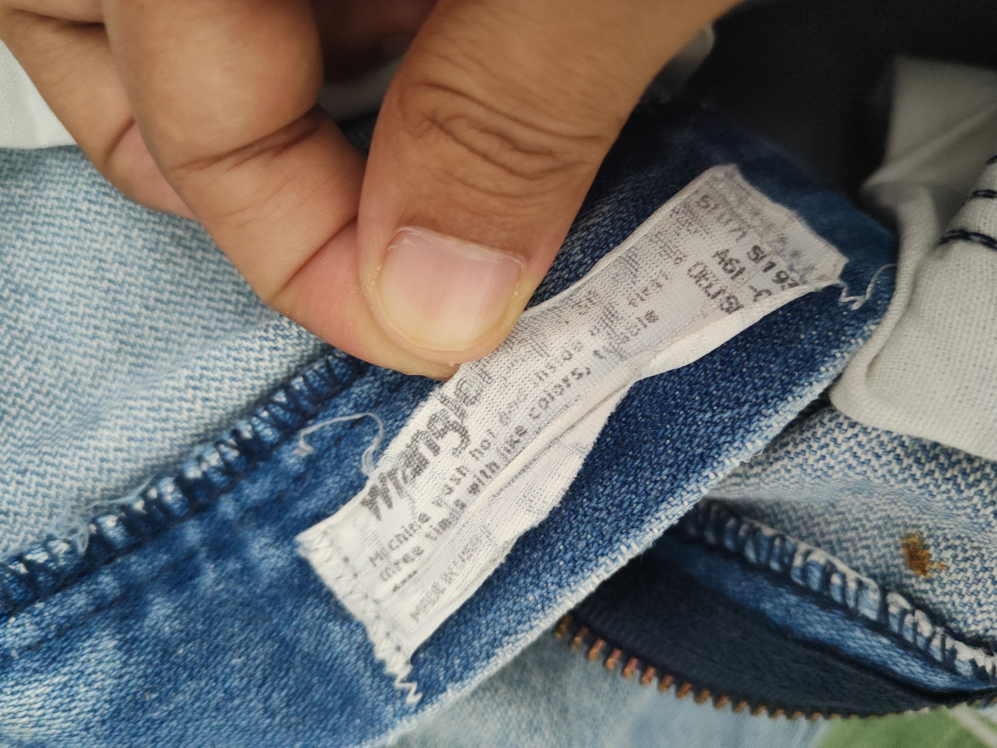 Wrangler DL Wrangler Blue Distressed Ripped denim Jeans #46-102 Size US 32 / EU 48 - 14 Thumbnail