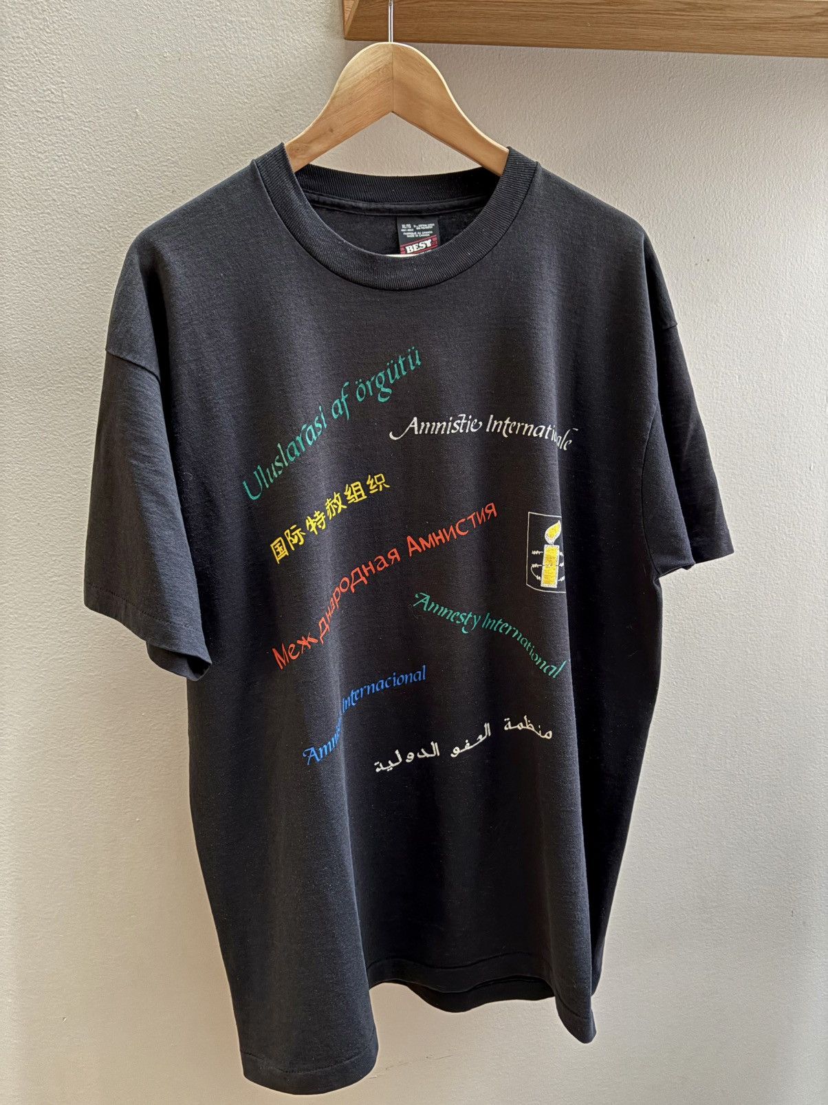 Vintage Amnesty International VTG 90s black Screen Stars t-shirt XL Size US XL / EU 56 / 4 - 1 Preview