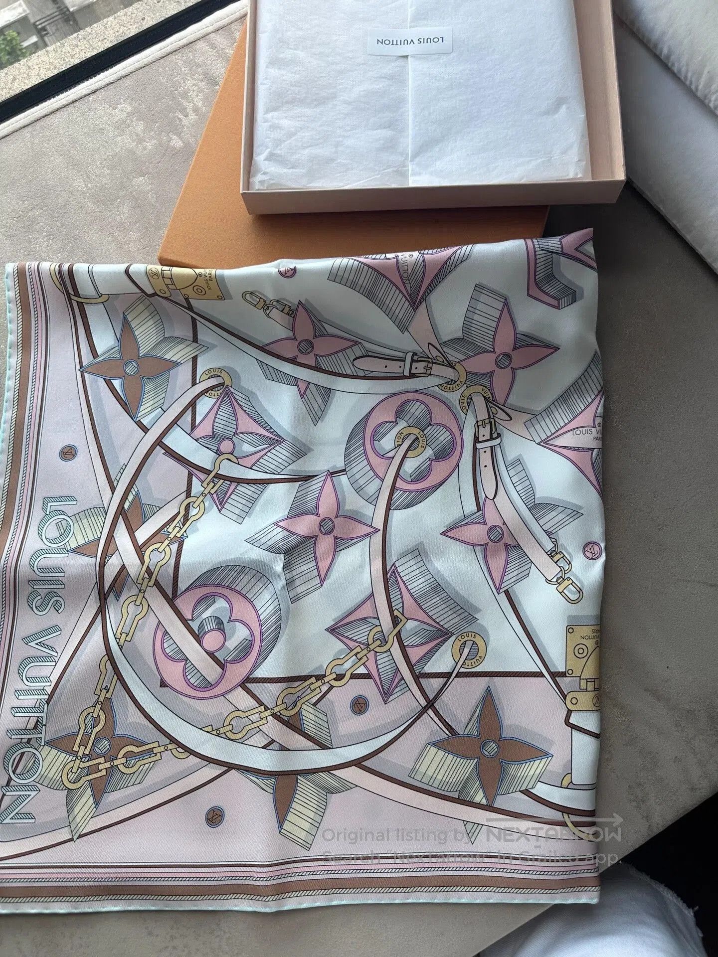 Louis Vuitton LV New Large Silk Scarf with Box. Size ONE SIZE - 2 Thumbnail