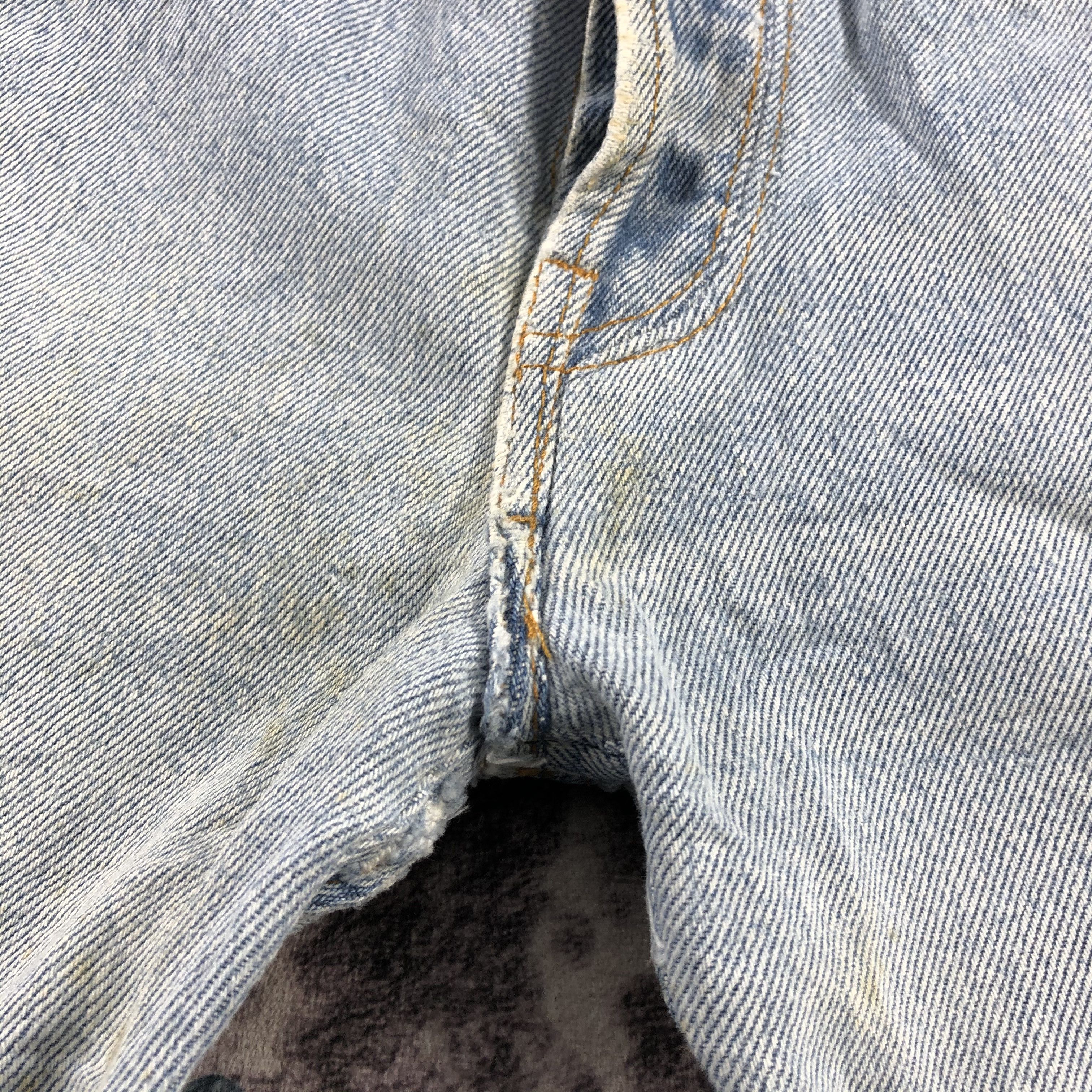 Levi's Vintage 90s Light Wash Levis 501 Jeans-JM3031 Size US 31 - 11 Thumbnail