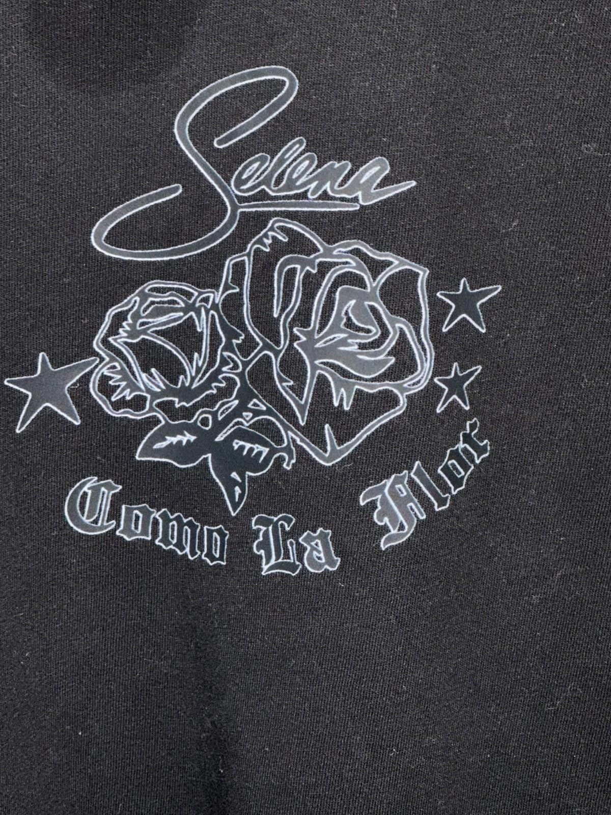 The Unbranded Brand Selena Tribute Tee | Como La Flor, Women’s S Size S / US 4 / IT 40 - 2 Thumbnail
