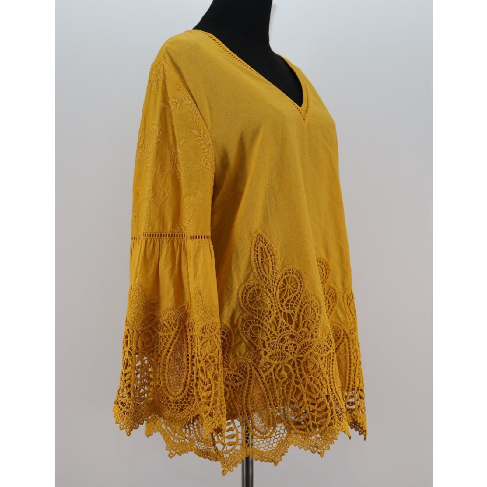 Chicos NWT CHICO'S Boho Embroidered Lace Bell Sleeve Blouse Size L Size XL / US 12-14 / IT 48-50 - 3 Thumbnail