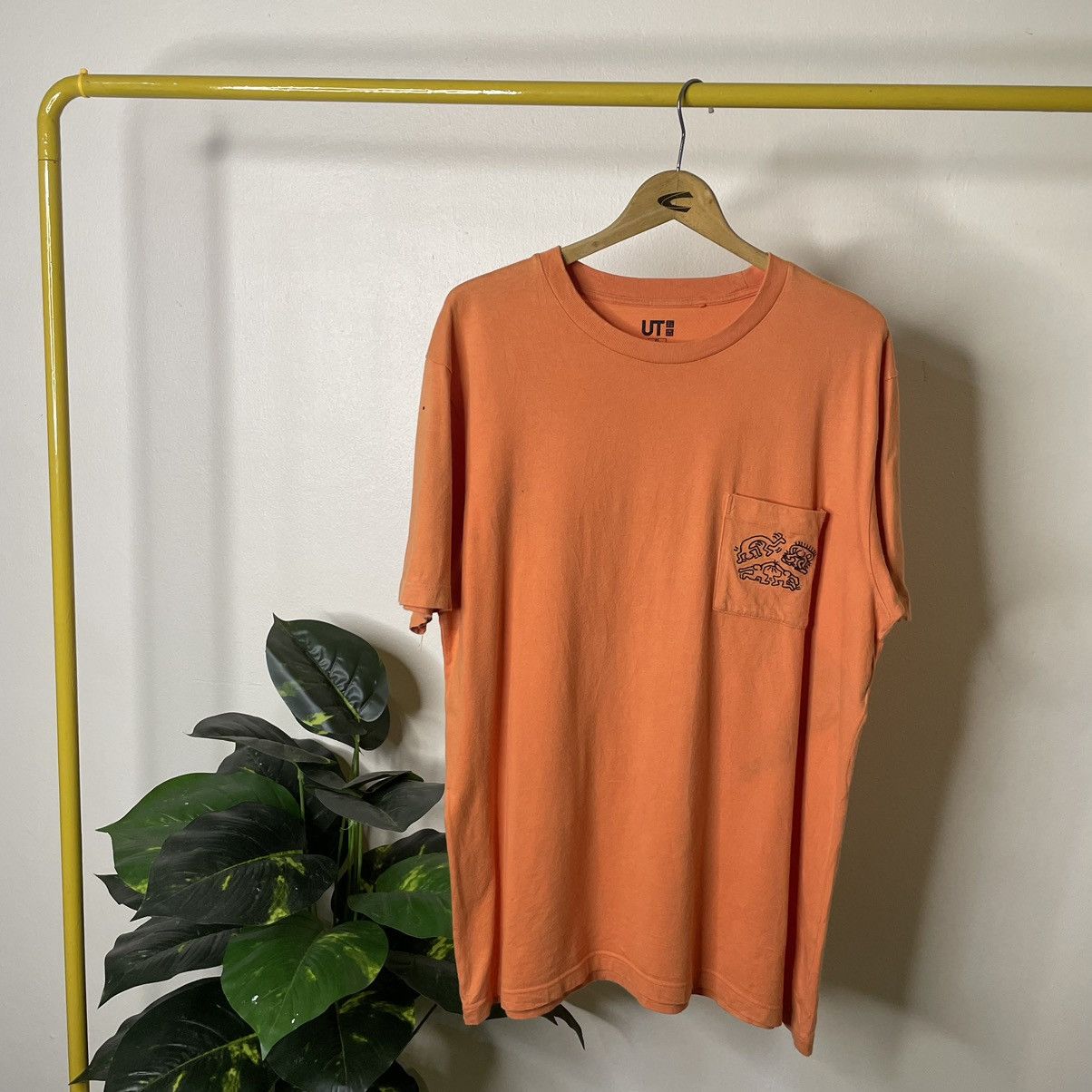 Keith Haring × Uniqlo Keith Haring Big Script Collaboration T Shirt Size US XL / EU 56 / 4 - 4 Thumbnail