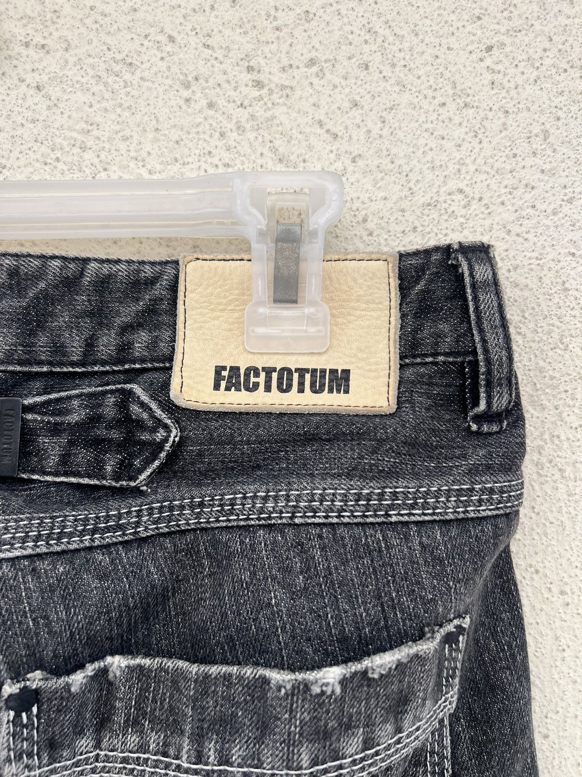 FACTOTUM Vintage Factotum Japan Distressed Fade Denim Work Pant Size US 30 / EU 46 - 20 Thumbnail