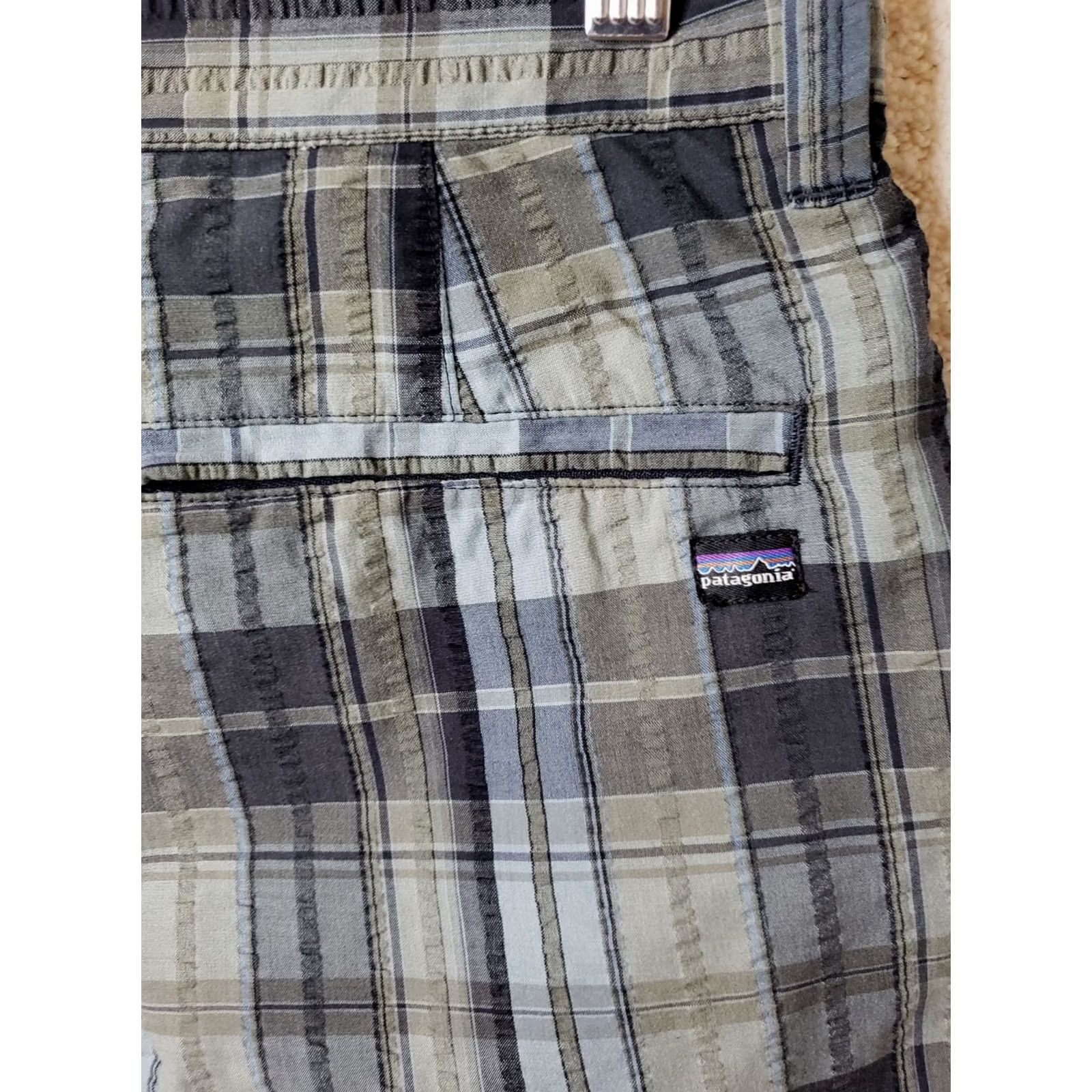 Patagonia VINTAGE Patagonia Shorts Mens 36x10 Gray Green Blue Plaid Organic Cotton Cargo Size US 36 / EU 52 - 7 Thumbnail