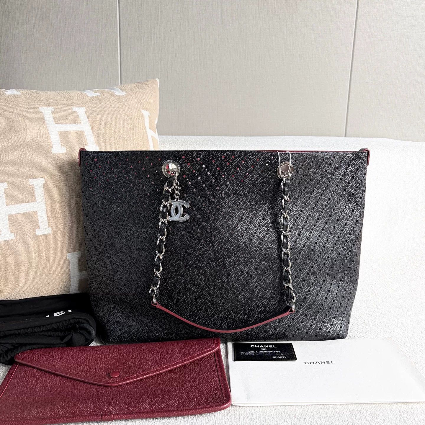 Chanel Pre-loved Bag Very good condition Size ONE SIZE - 1 Thumbnail