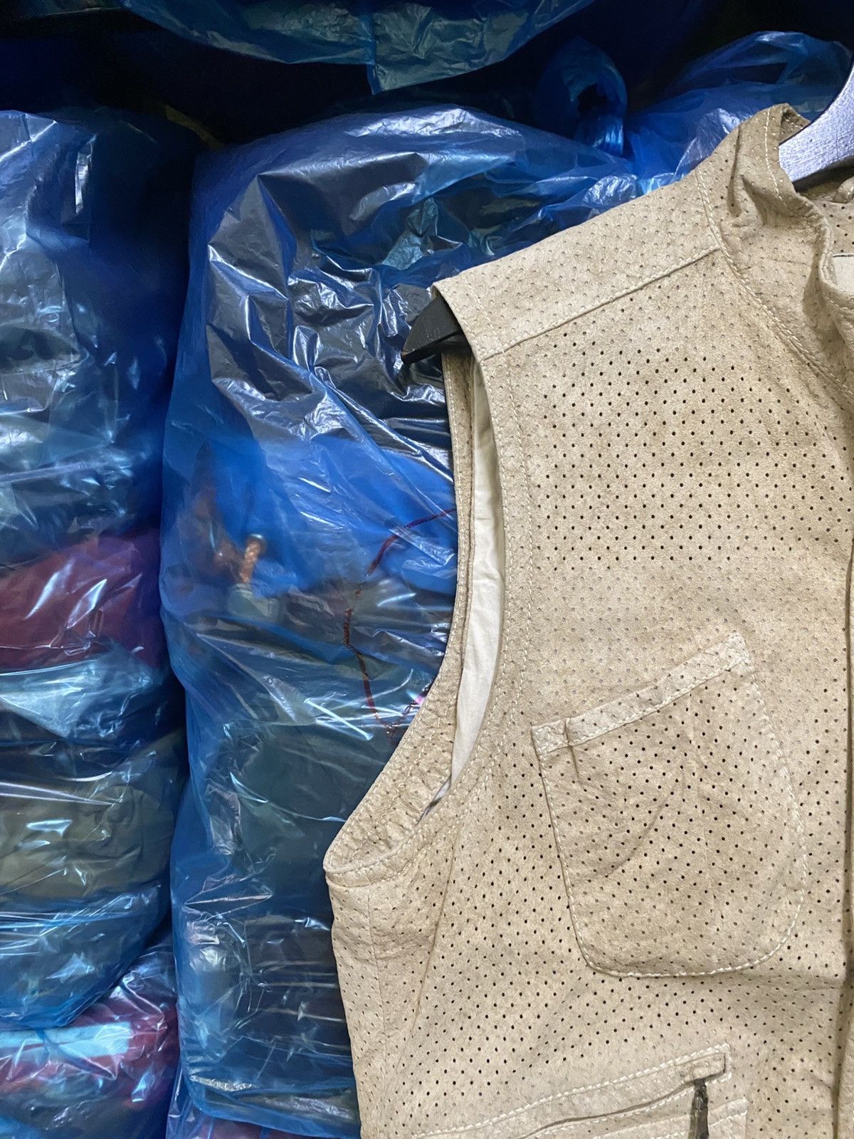 Japanese Brand Vintage W.L.C Beige Suede Perforated Utility Vest – Japanese Size US L / EU 52-54 / 3 - 9 Thumbnail