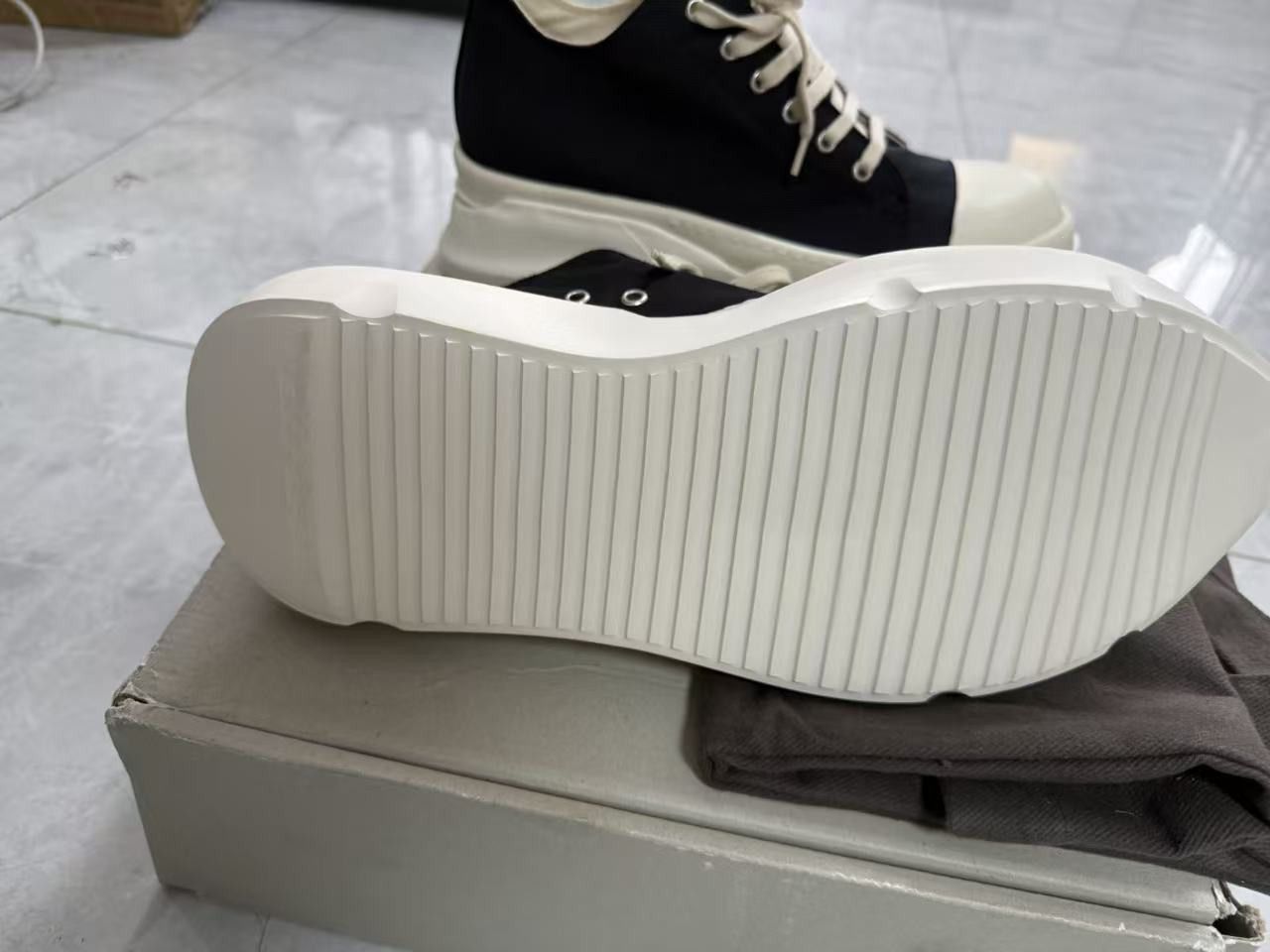 Rick Owens Rick Owens Hi-Top Sneakers Size US 9.5 / EU 42-43 - 6 Thumbnail