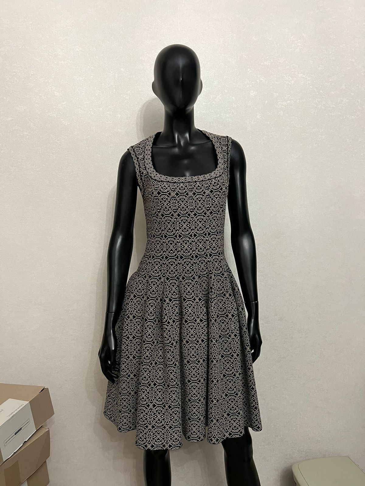 Alaia Alaïa midi dress Size M / US 6-8 / IT 42-44 - 1 Thumbnail