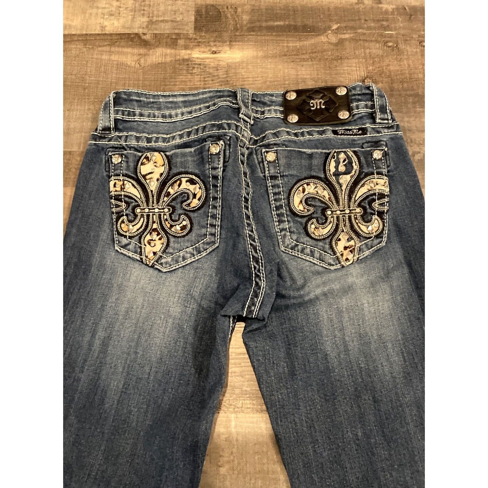 Miss Me VINTAGE Miss Me Mid Rise Easy Boot Jeans Womens 28x29 Blue Denim 5-Pocket Logo Rhinestone Embroidered Pocket Design Boots Cut Size 28" / US 6 / IT 42 - 3 Thumbnail