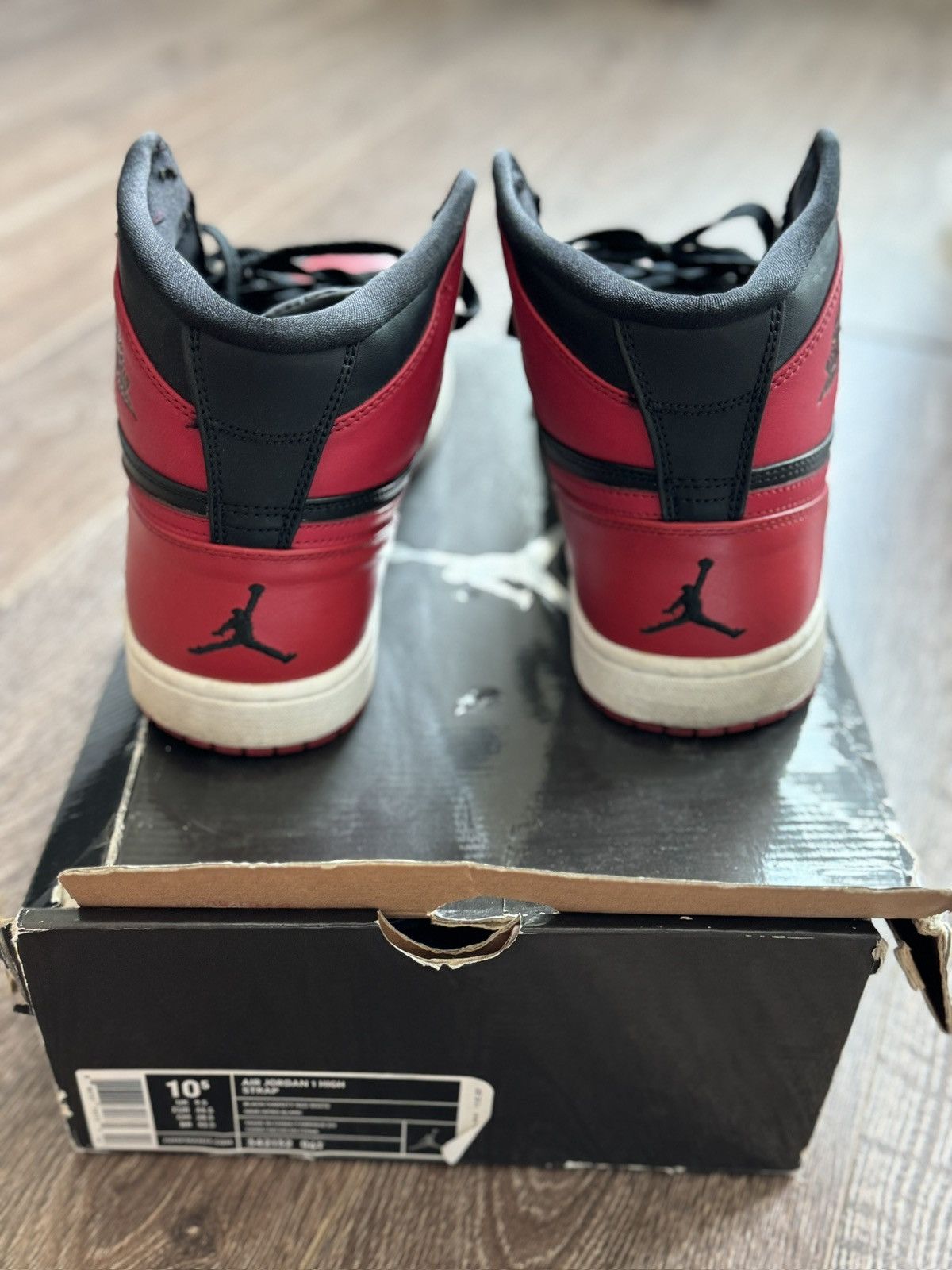 Jordan Brand × Nike Jordan 1 Bred Strap Size US 10.5 / EU 43-44 - 3 Thumbnail
