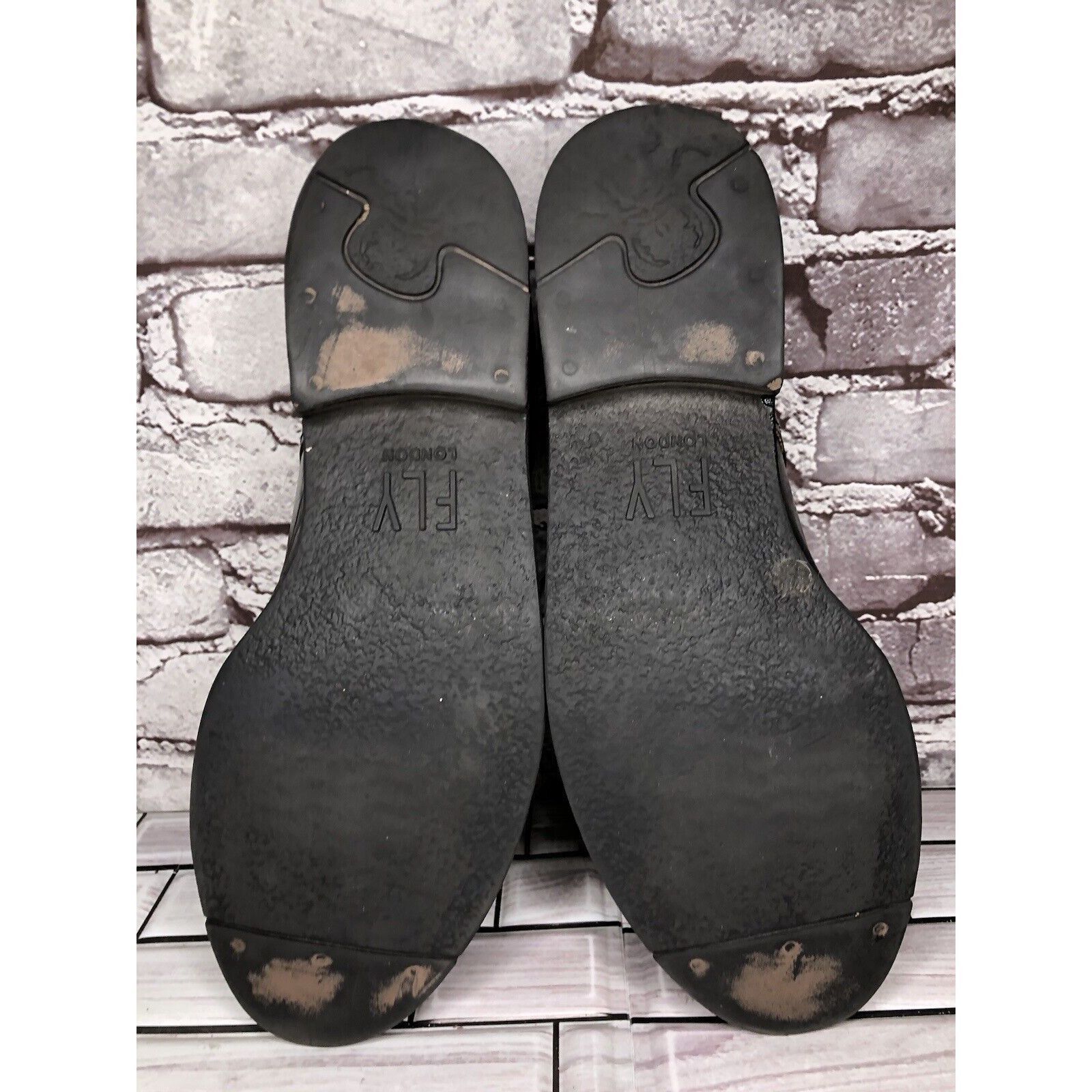 Fly London Fly London Black Leather Cap Toe Comfort Lace Up Oxfords Sho Size US 10 / EU 43 - 10 Thumbnail