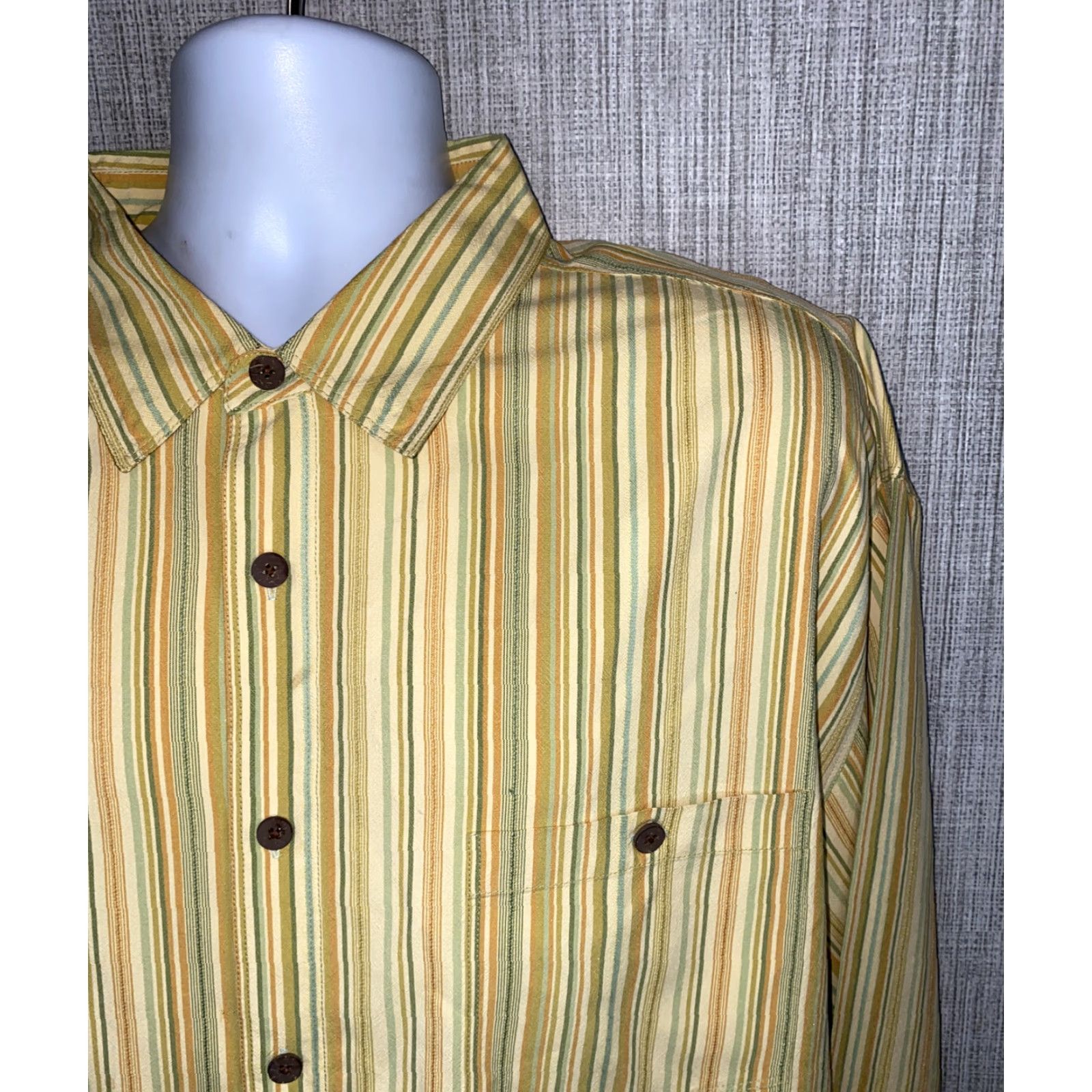 Tommy Bahama Tommy Bahama Shirt XL Men Yellow Striped Silk Long Sleeve Button-Up Collared Regular Size Type Size XL Size US XL / EU 56 / 4 - 2 Thumbnail