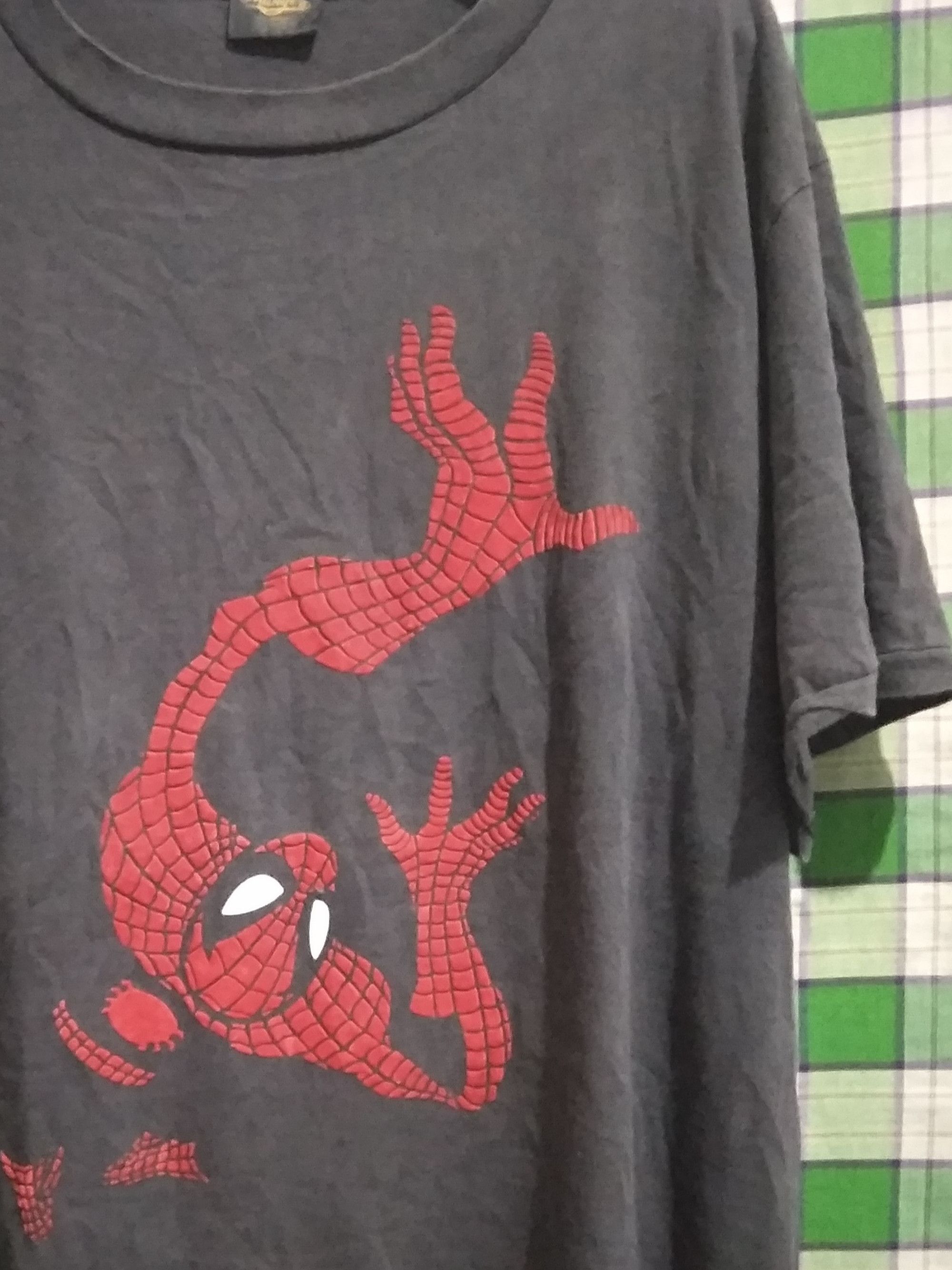 Marvel Comics × Vintage Vintage 90s SpiderMan w/ flocked graphic RARE Size US L / EU 52-54 / 3 - 3 Thumbnail