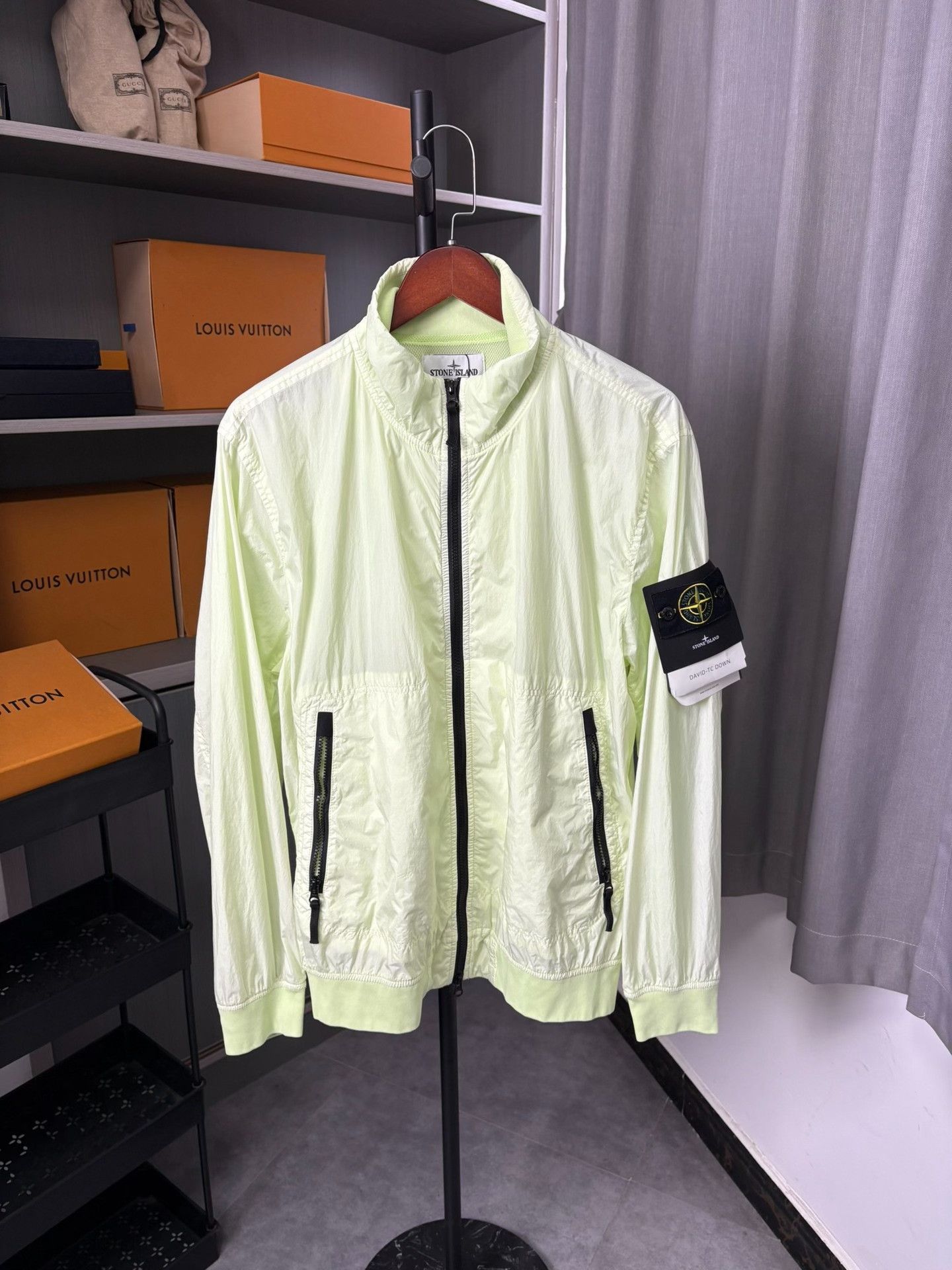 Stone Island Stone Island Glow Green Light Jacket L Men Size US L / EU 52-54 / 3 - 1 Thumbnail
