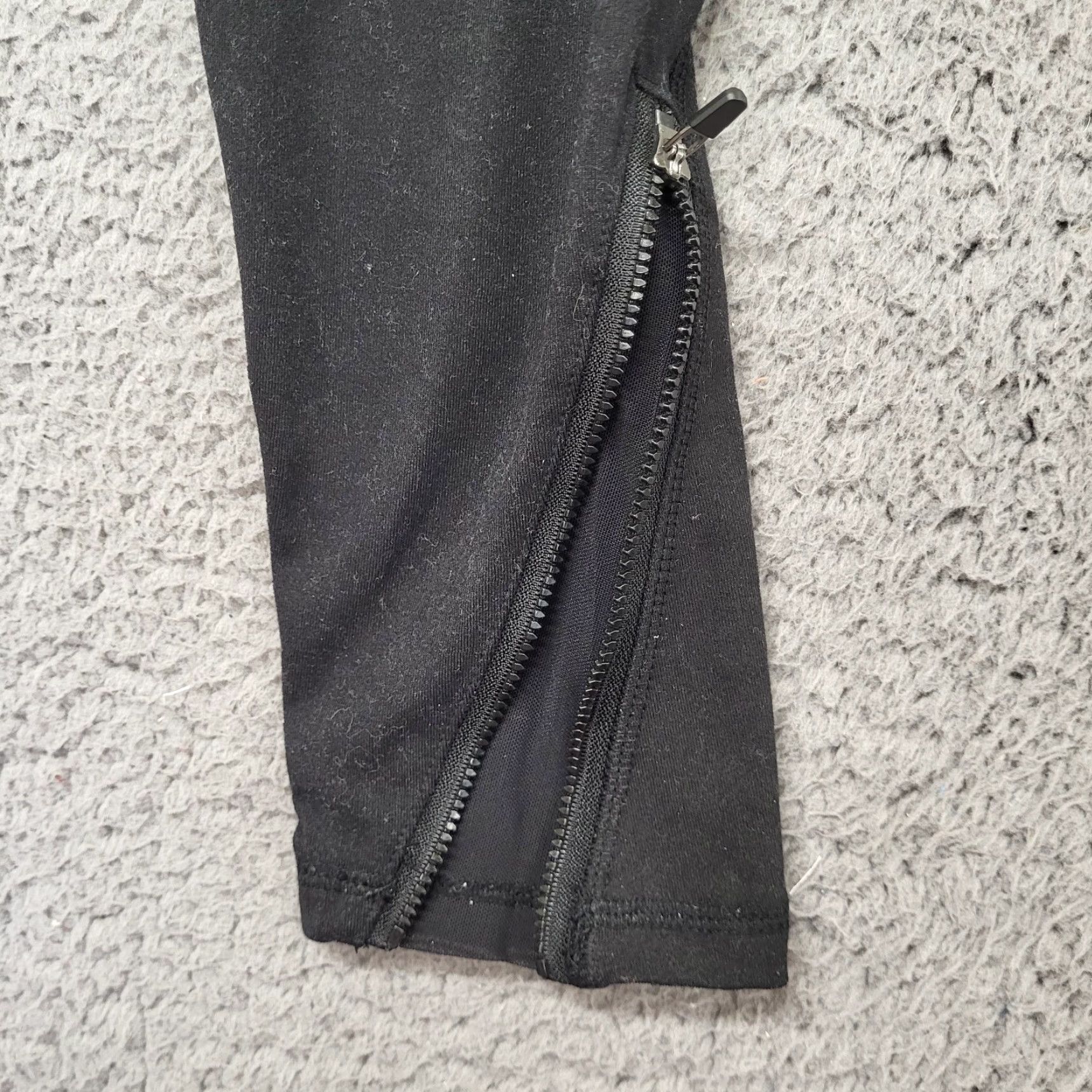 Vintage Z By Zella Joggers Womens Small Velour Sweatpants Black EUC! Casual Pants Athletic Jogger 4-6 S Zip Pockets Elastic Waist Size 28" / US 6 / IT 42 - 5 Thumbnail
