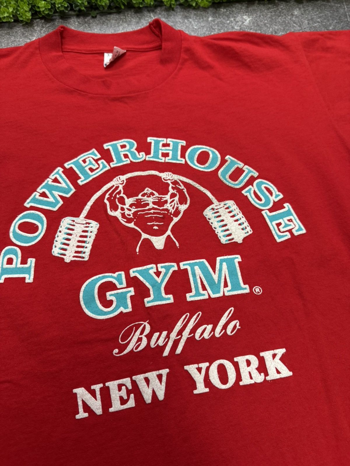 Vintage Vintage 90s PowerHouse Gym New York FOTL T Shirt Bodybuilder Size US XL / EU 56 / 4 - 7 Thumbnail