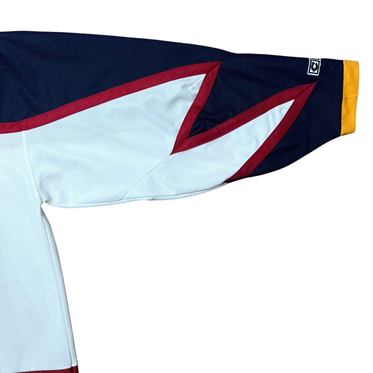 Ccm Vintage NHL Atlanta Thrashers CCM Men’s Hockey Jersey Sz M Size US M / EU 48-50 / 2 - 5 Thumbnail