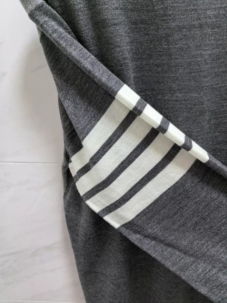 Thom Browne Thom browne Color-blocked wool sweater 2503-Nextarrow Size US L / EU 52-54 / 3 - 5 Thumbnail
