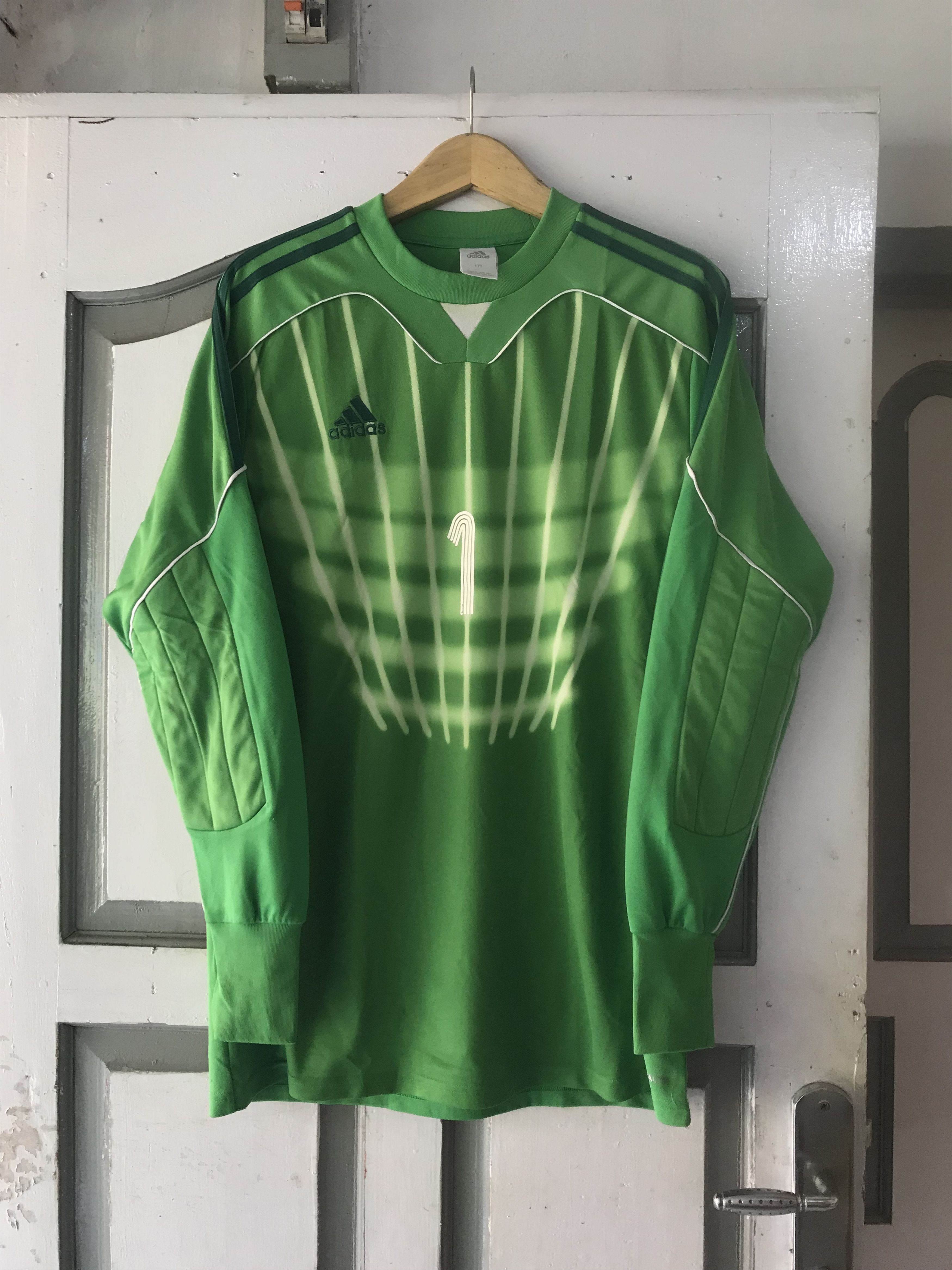 Adidas × Vintage Vintage Adidas Jersey Goalkeeper Size US L / EU 52-54 / 3 - 1 Thumbnail
